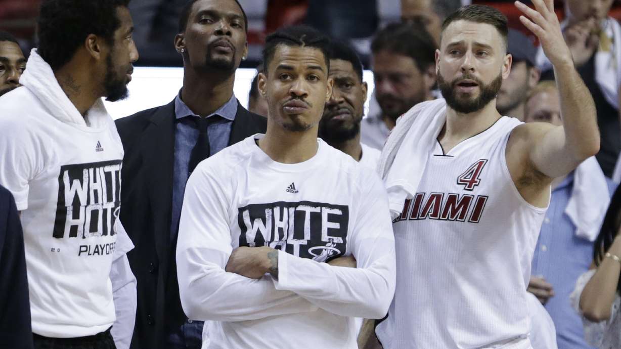 NBA says Wade wasn't fouled in final seconds of Game 5 loss