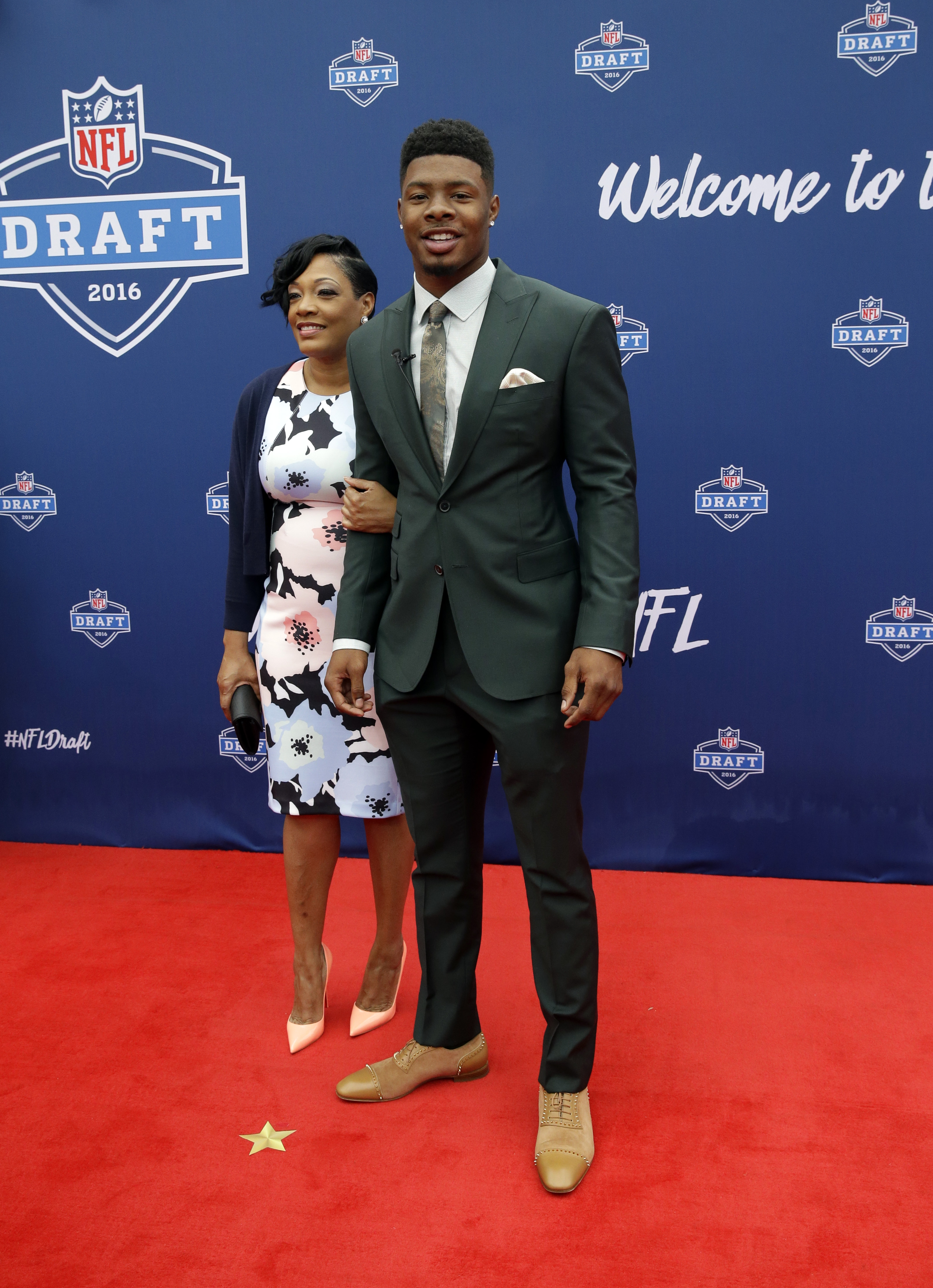 Browns trade down, select Baylor receiver Coleman at No. 15