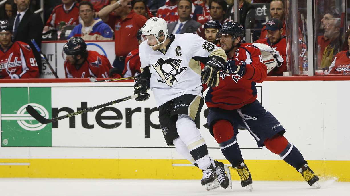 Oshie has hat trick, Capitals beat Penguins 4-3 in overtime