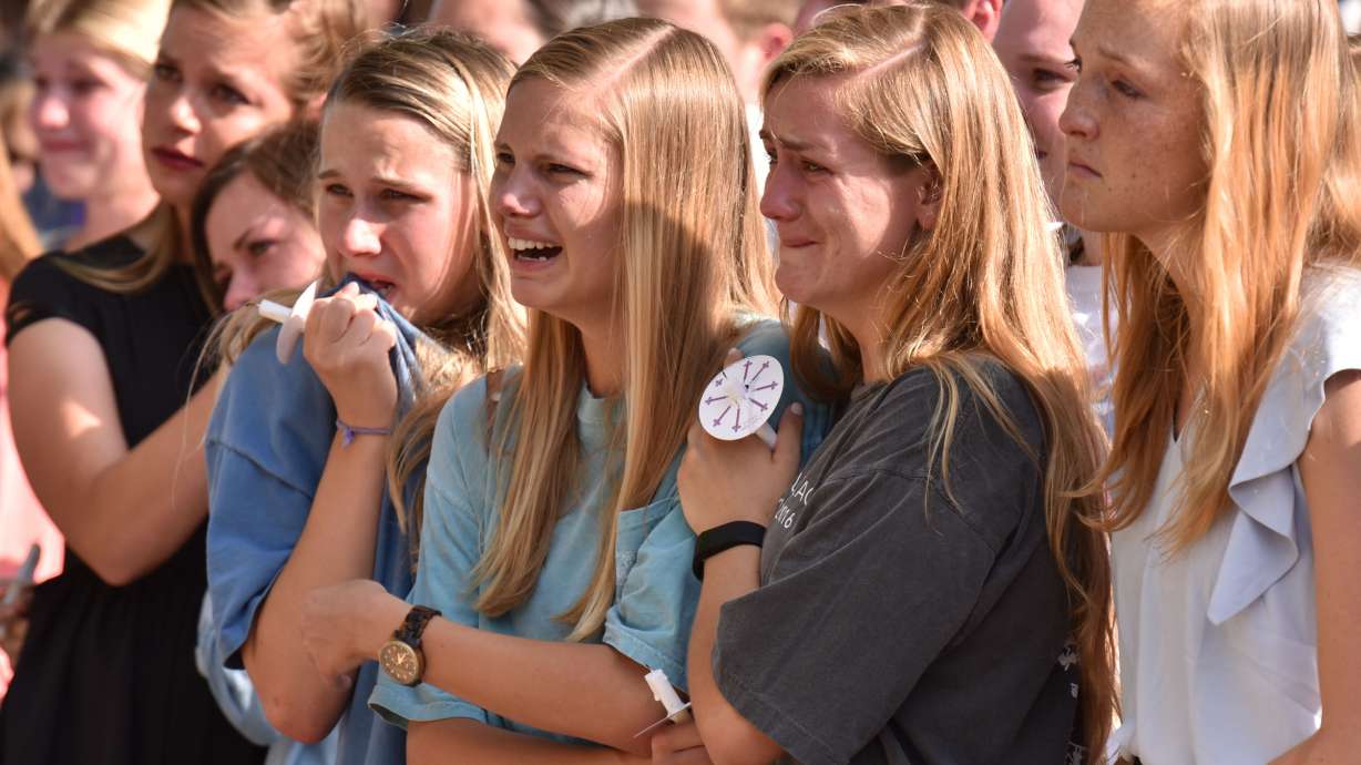 Georgia students seek solace after crash claims 4 students