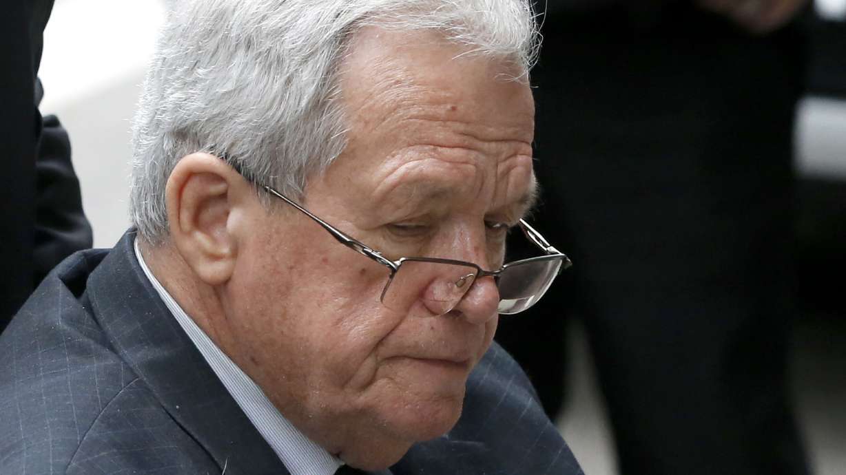 Lawmaker calls for Illinois to revoke Hastert's pension