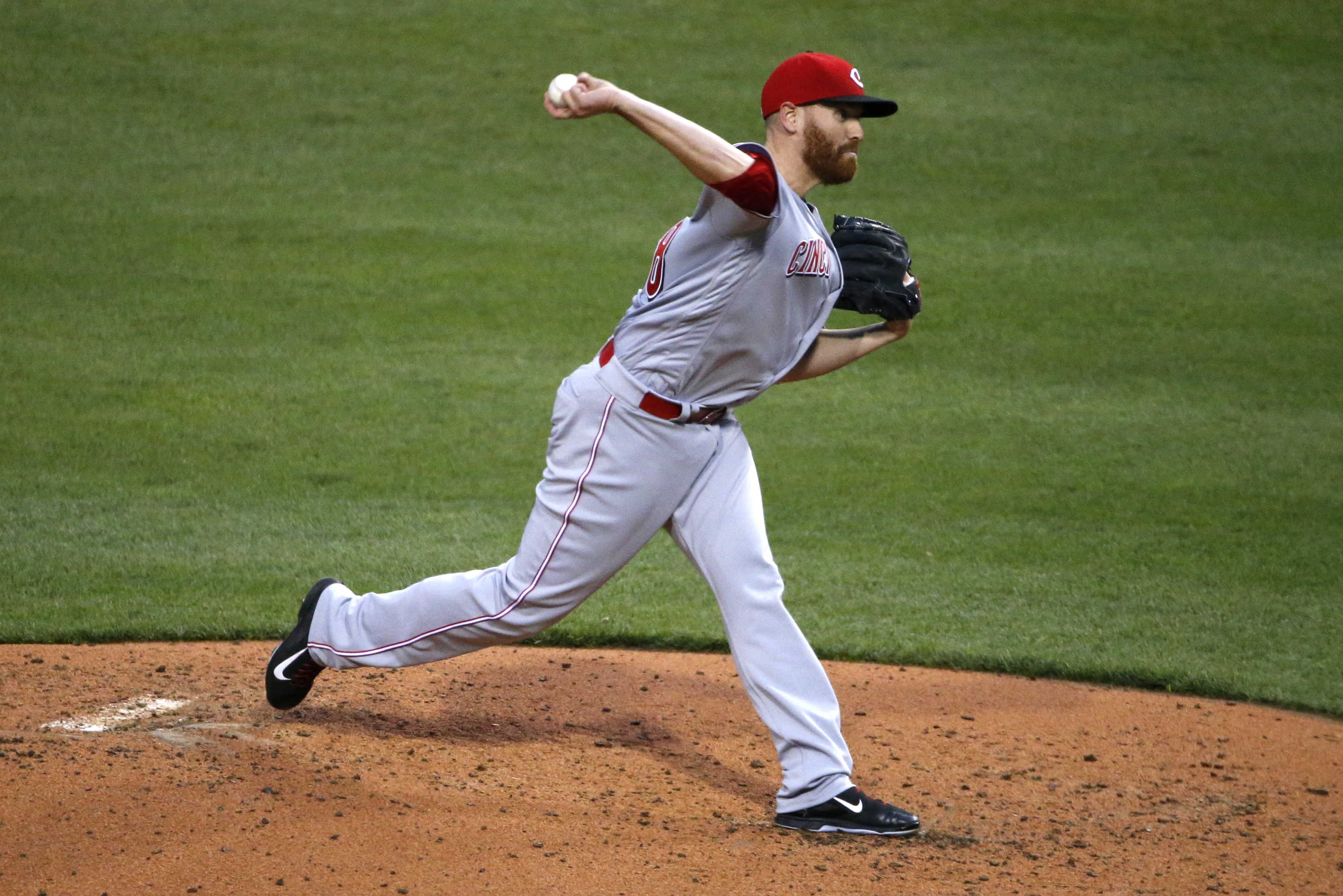 Nicasio goes 7 scoreless innings as Pirates beat Reds 4-1