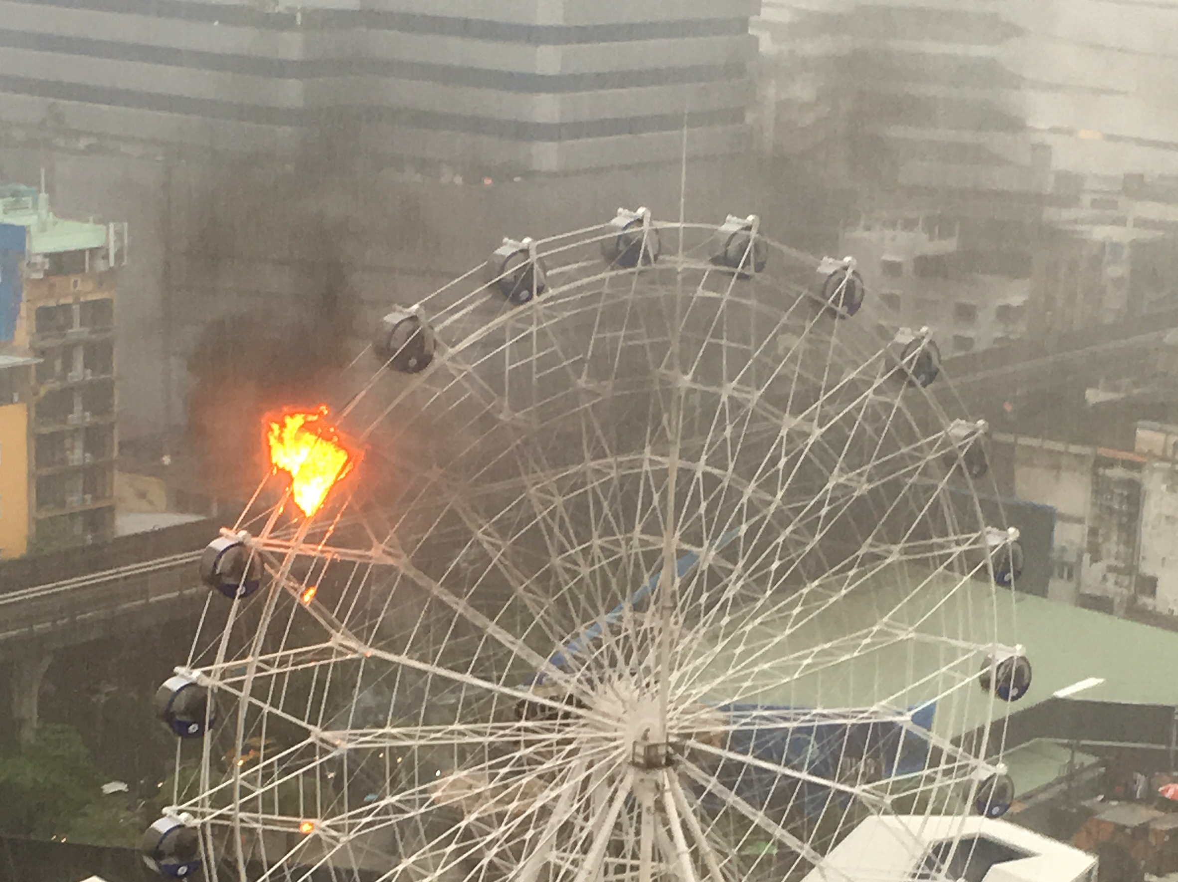 Bangkok ferris wheel catches fire, but no injuries reported