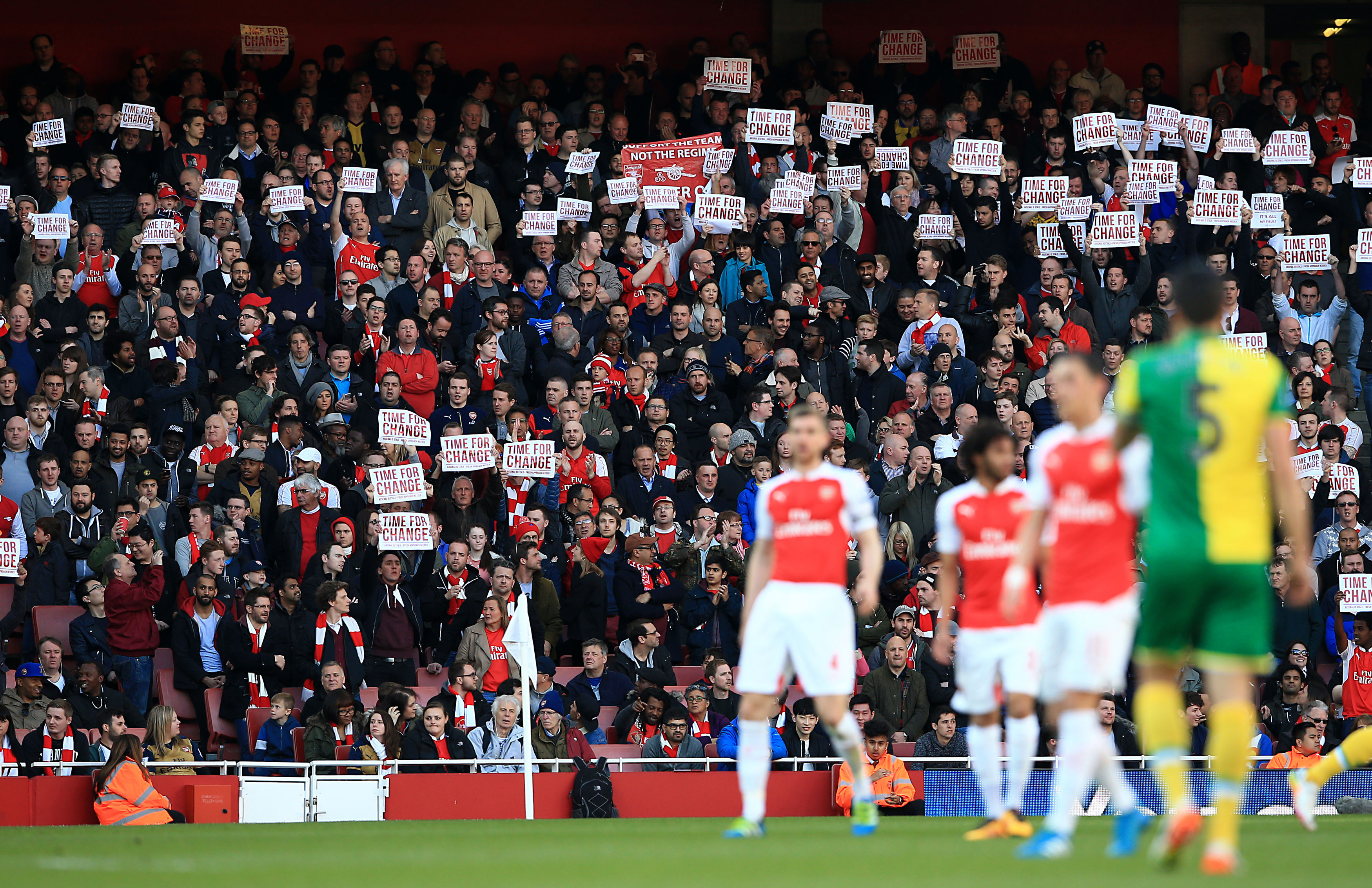 Arsenal edges past Norwich in 1-0 win on day of fan protest