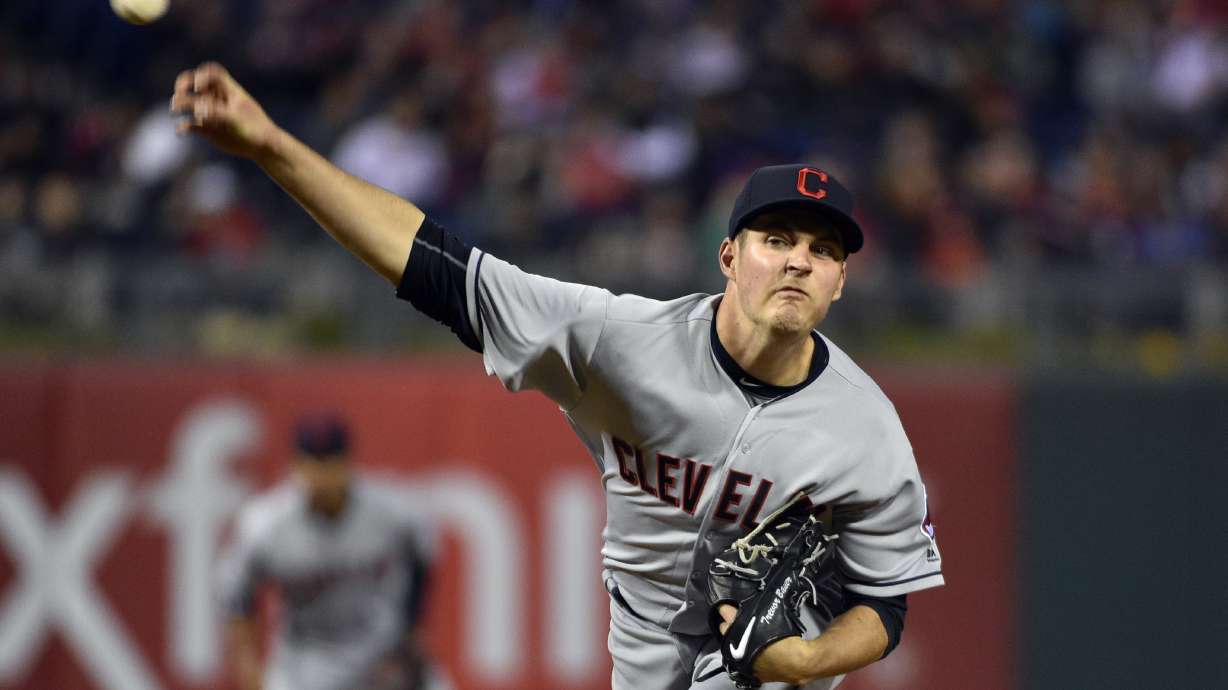 Phillies hold on for 5th straight win, beat Indians 4-3