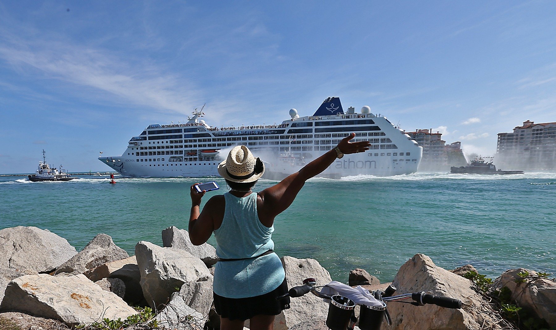 1st cruise from a US port in decades leaves Miami for Cuba