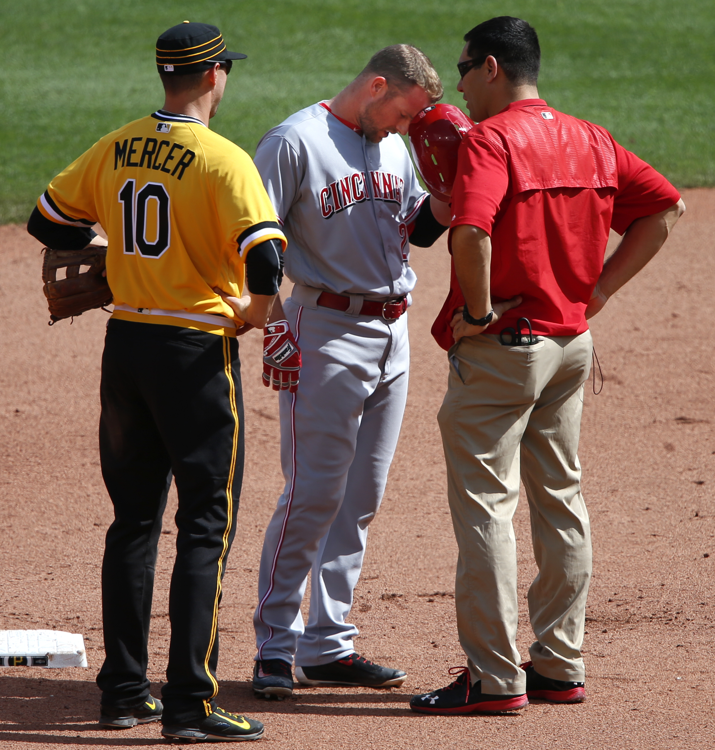 Reds C Devin Mesoraco has torn labrum, latest Reds injury