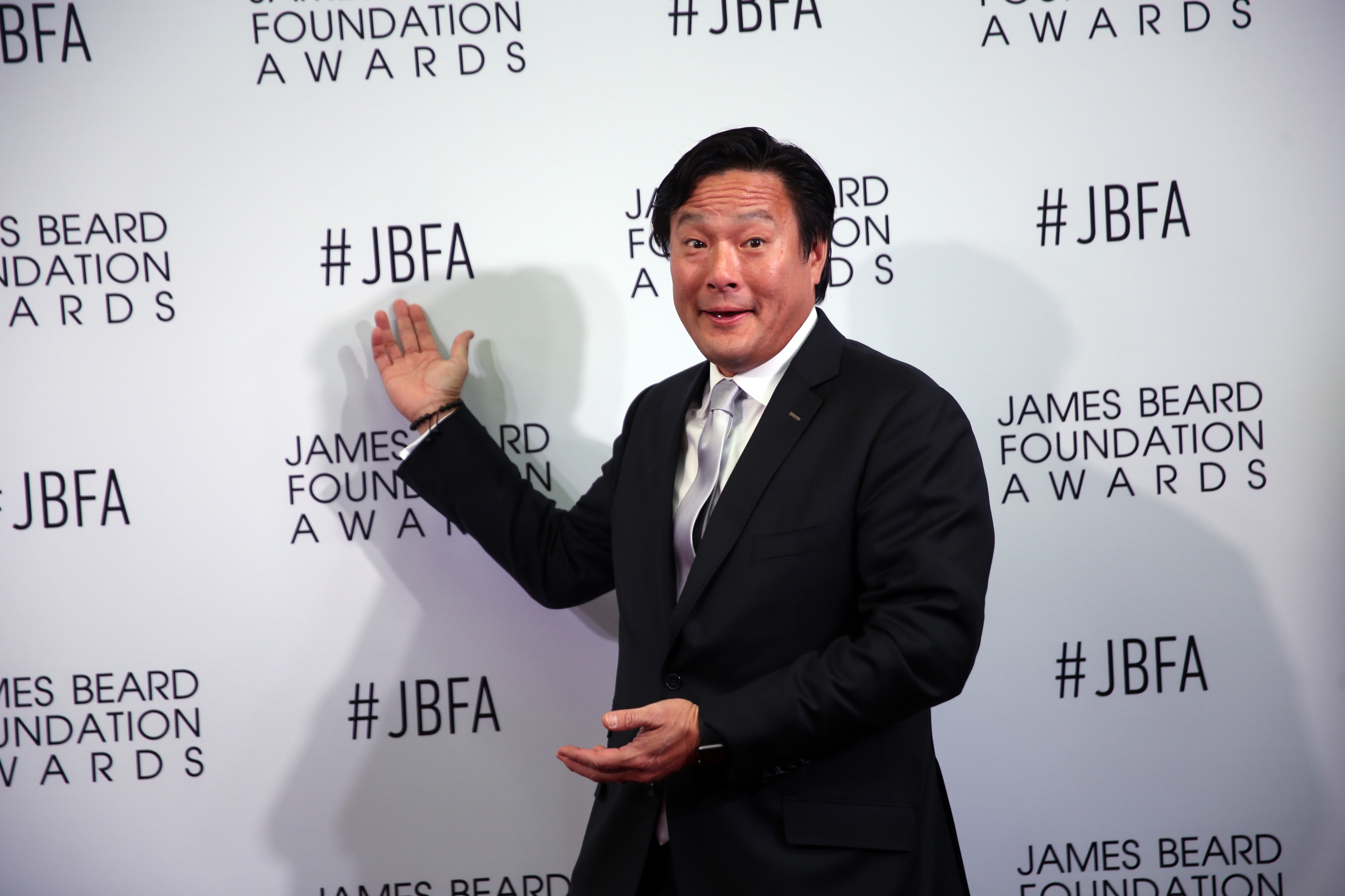 Los Angeles chef, Chicago's Alinea win big at Beard Awards