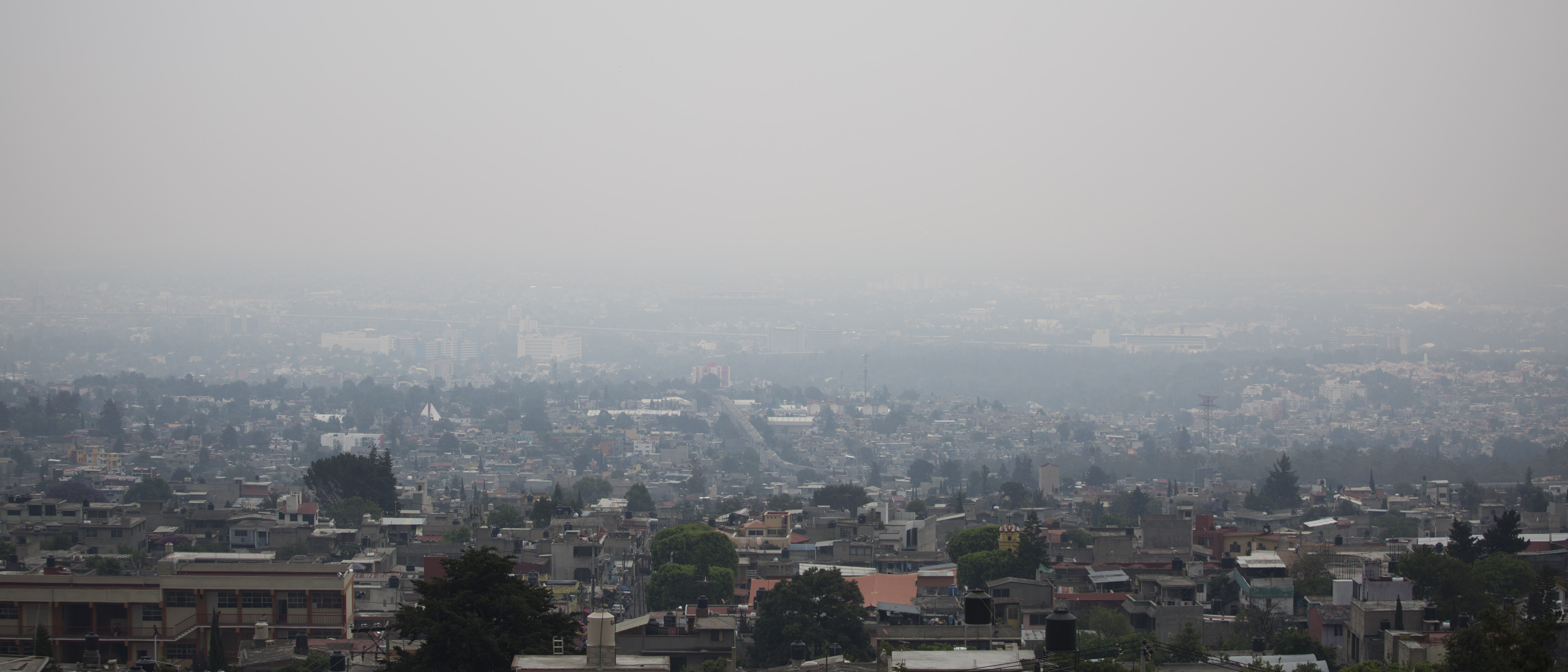 Mexico City extends traffic cuts into Wednesday over smog