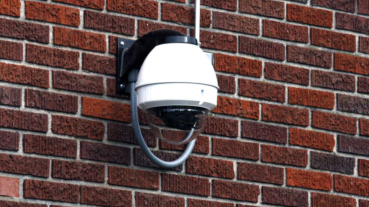 Government reports drop in overall crime in nation's schools