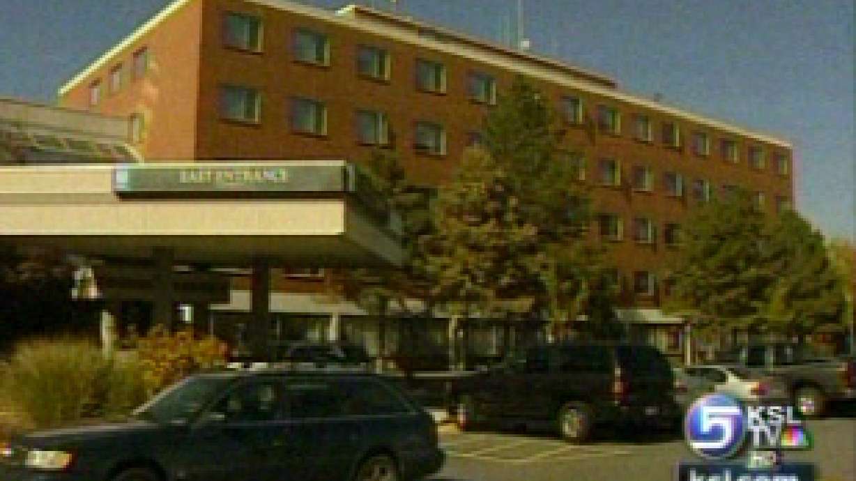 Cottonwood Hospital Prepares to Close its Doors Forever