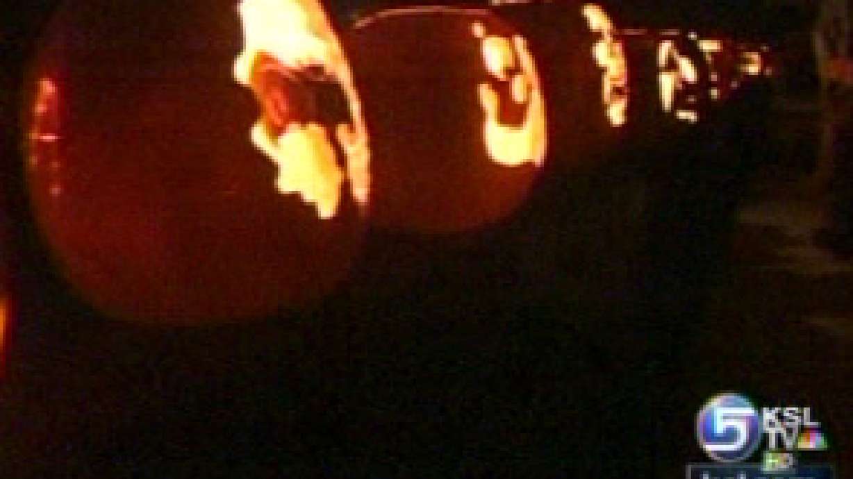 Pumpkin Walk Delights Thousands of Visitors