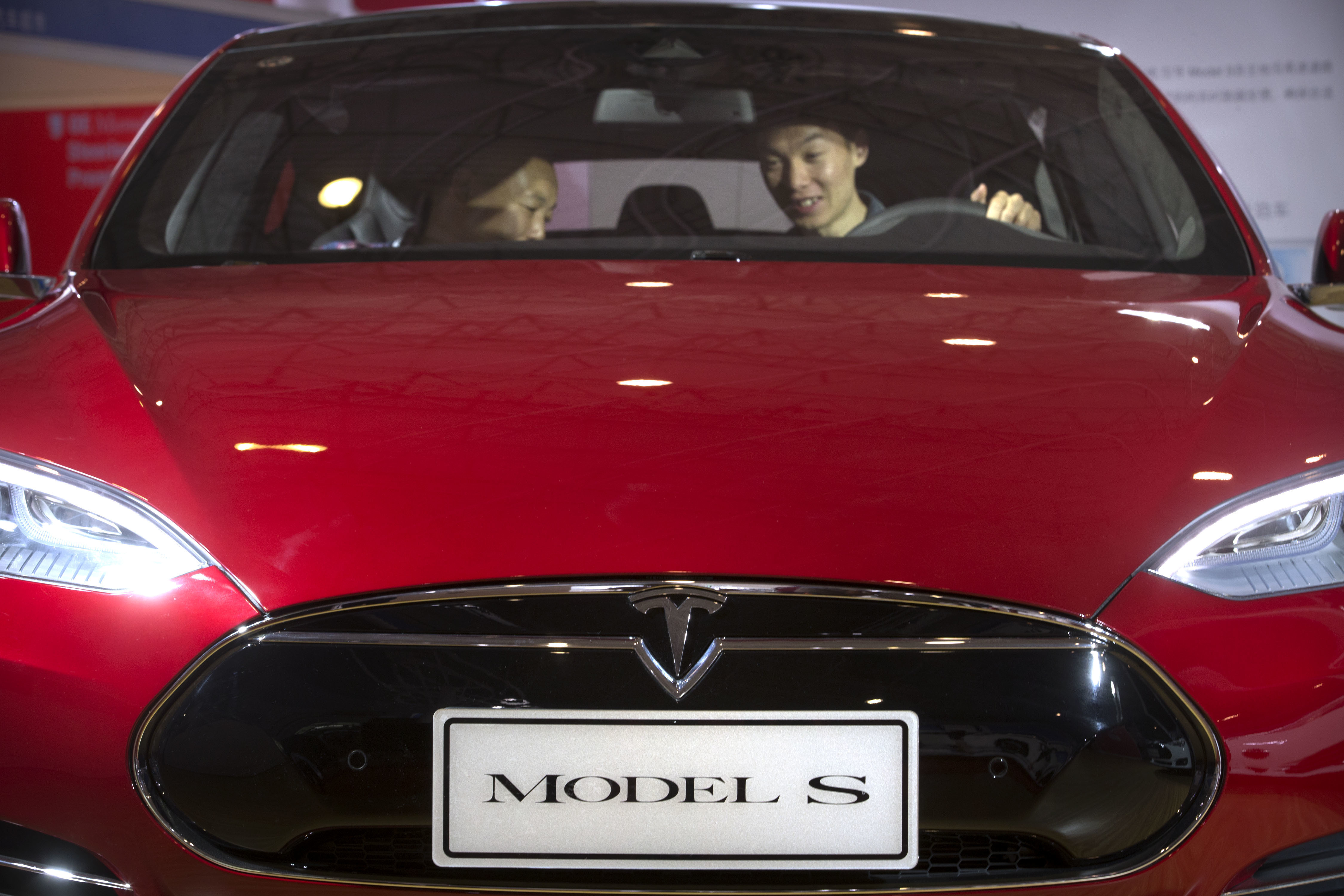 Tesla Motors brushes off 1Q net loss, accelerates plans