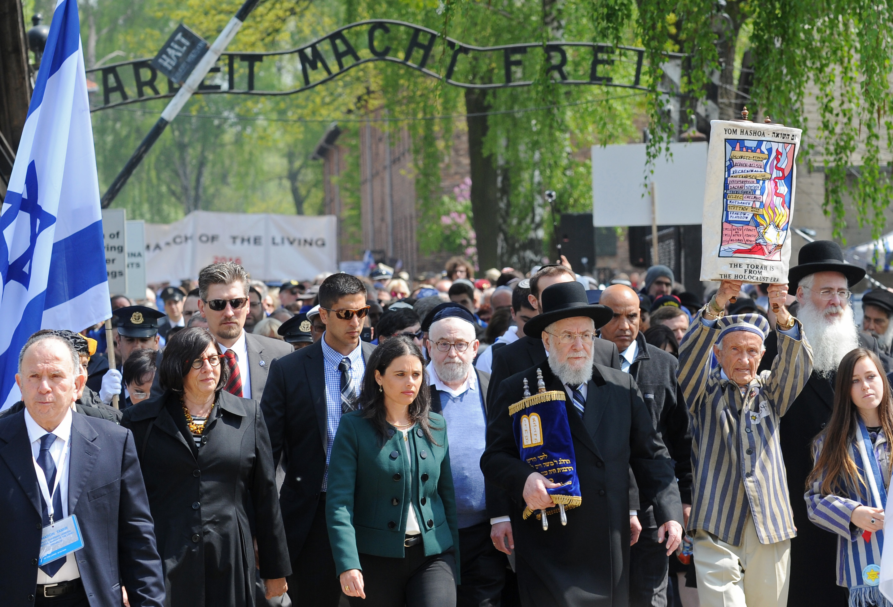 Thousands pay homage to Holocaust victims in Auschwitz march