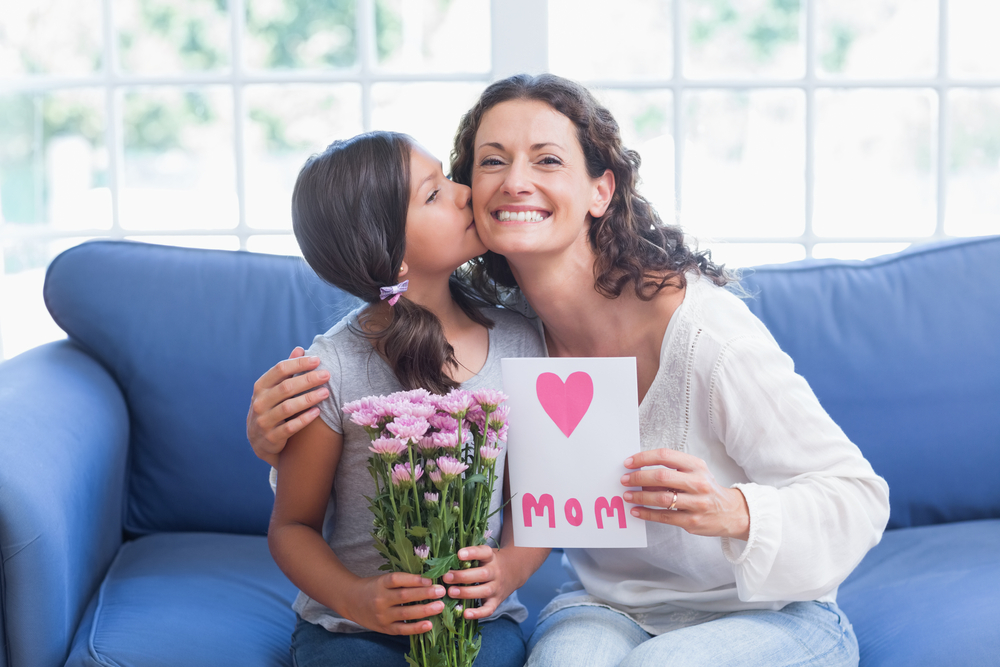 7 freebies for mom on Mother's Day weekend