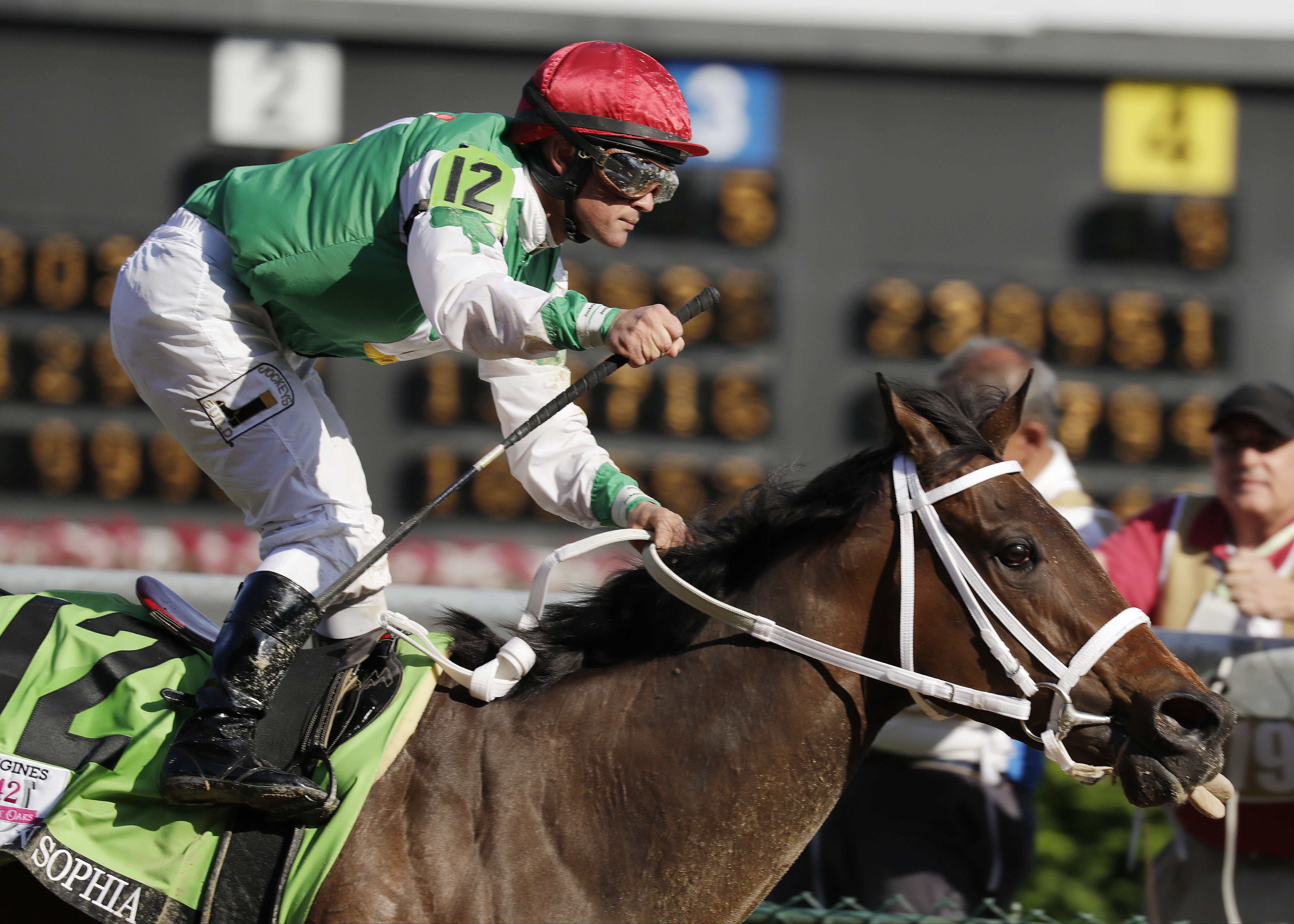 Cathryn Sophia wins Kentucky Oaks at Churchill Downs