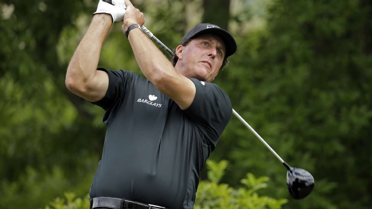Loupe leads Wells Fargo; Mickelson, Fowler in hunt