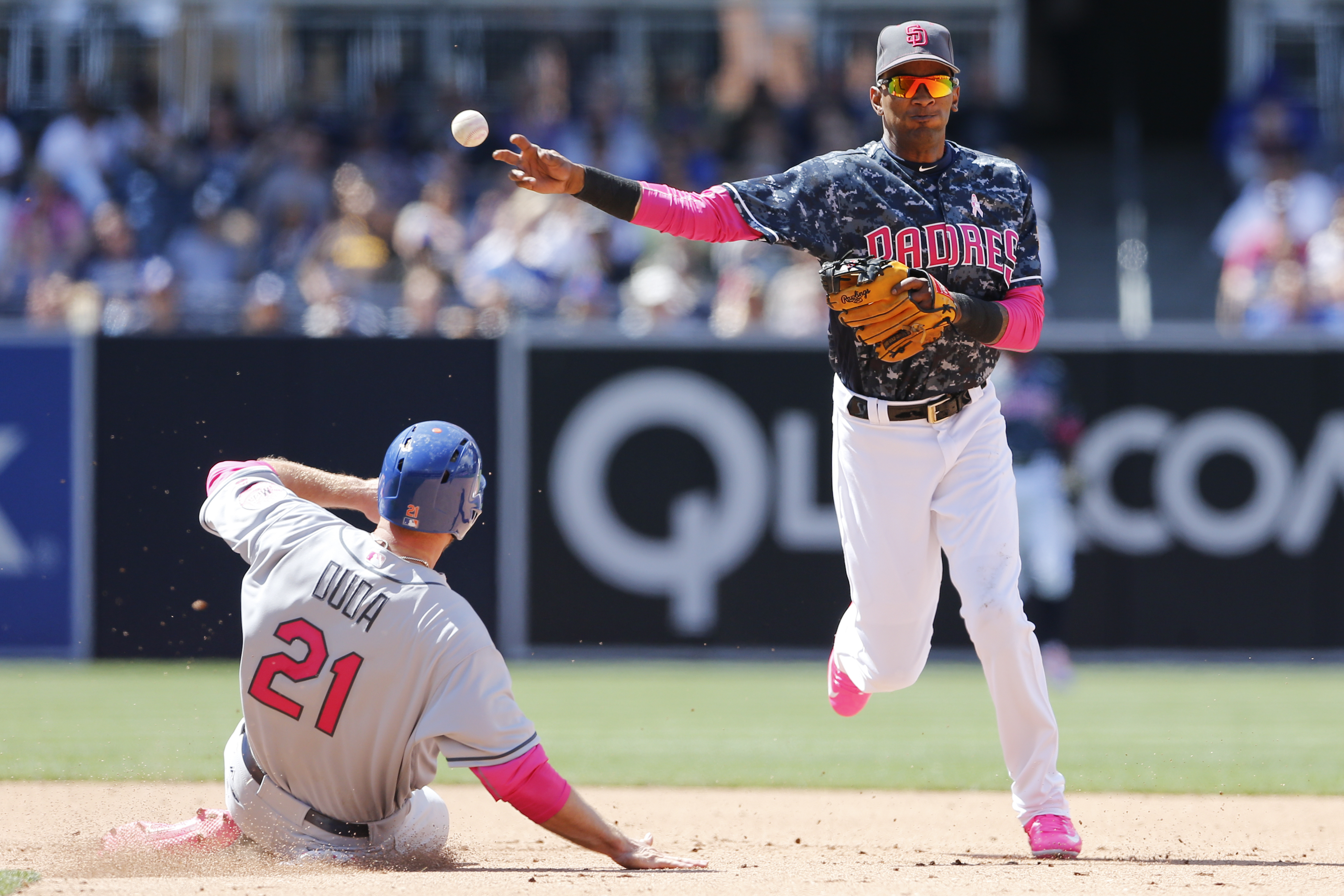 Padres SS Alexei Ramirez exits with cramping in hamstring