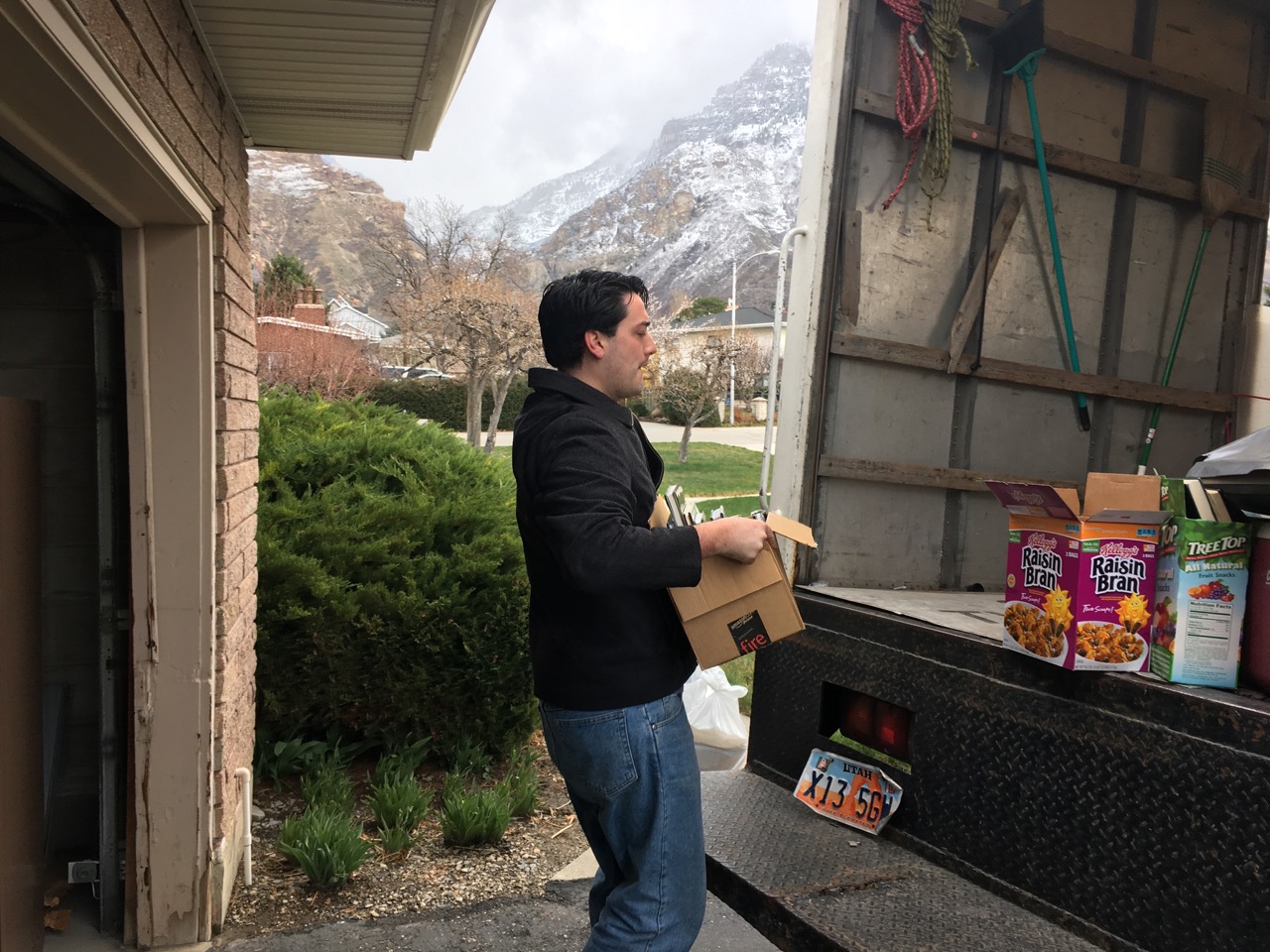 Utah-based app makes donating 'easier than throwing it away'