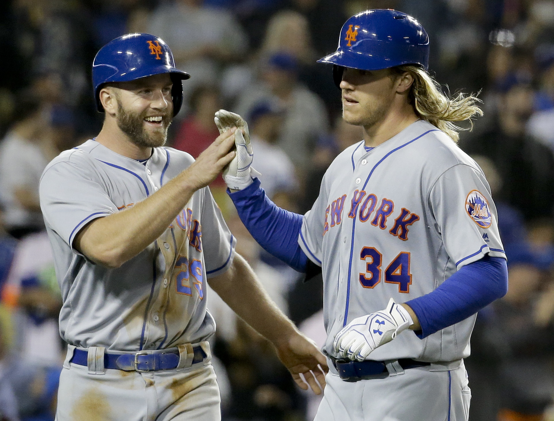 Mets pitcher Noah Syndergaard homers twice vs Dodgers