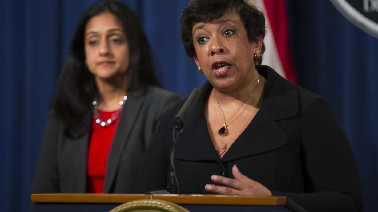 US gives directive to schools on transgender bathroom access