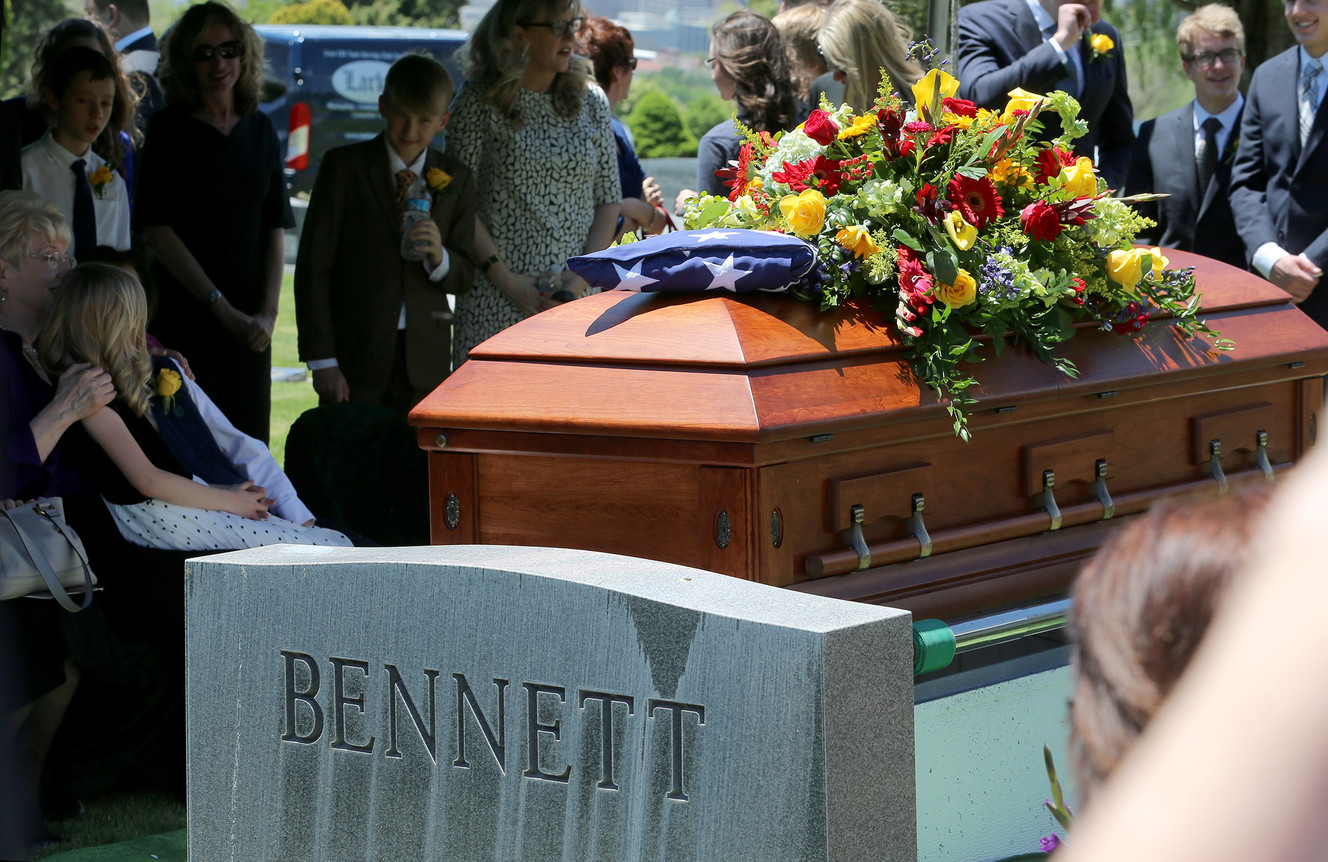 The American flag rests on the casket of former U.S. Senator Bob Bennett at the Salt Lake City cemetery in Salt Lake City Saturday, May 14, 2016. (Photo: Scott G Winterton, Deseret News)