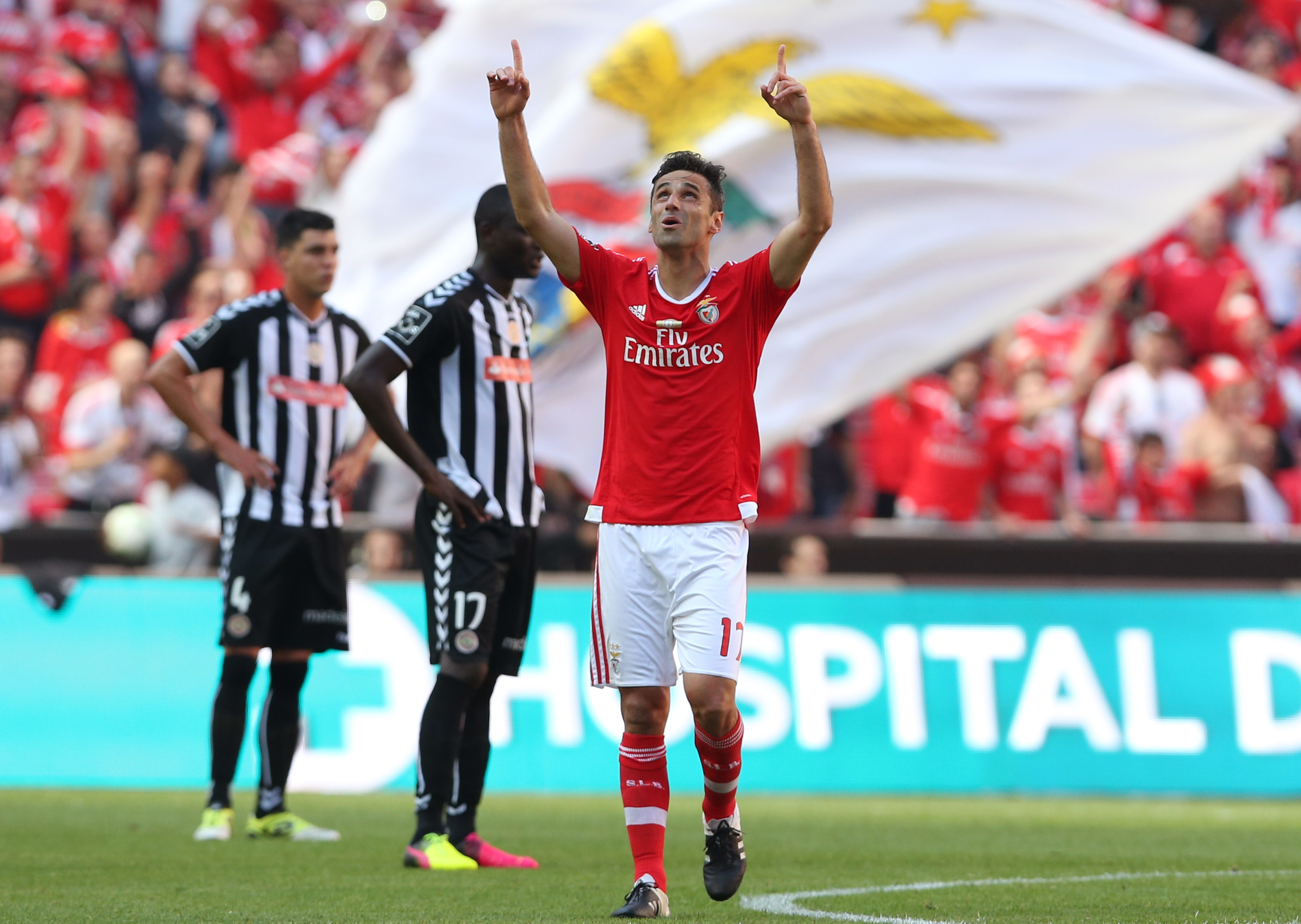 Benfica wins 3rd straight Portuguese league title