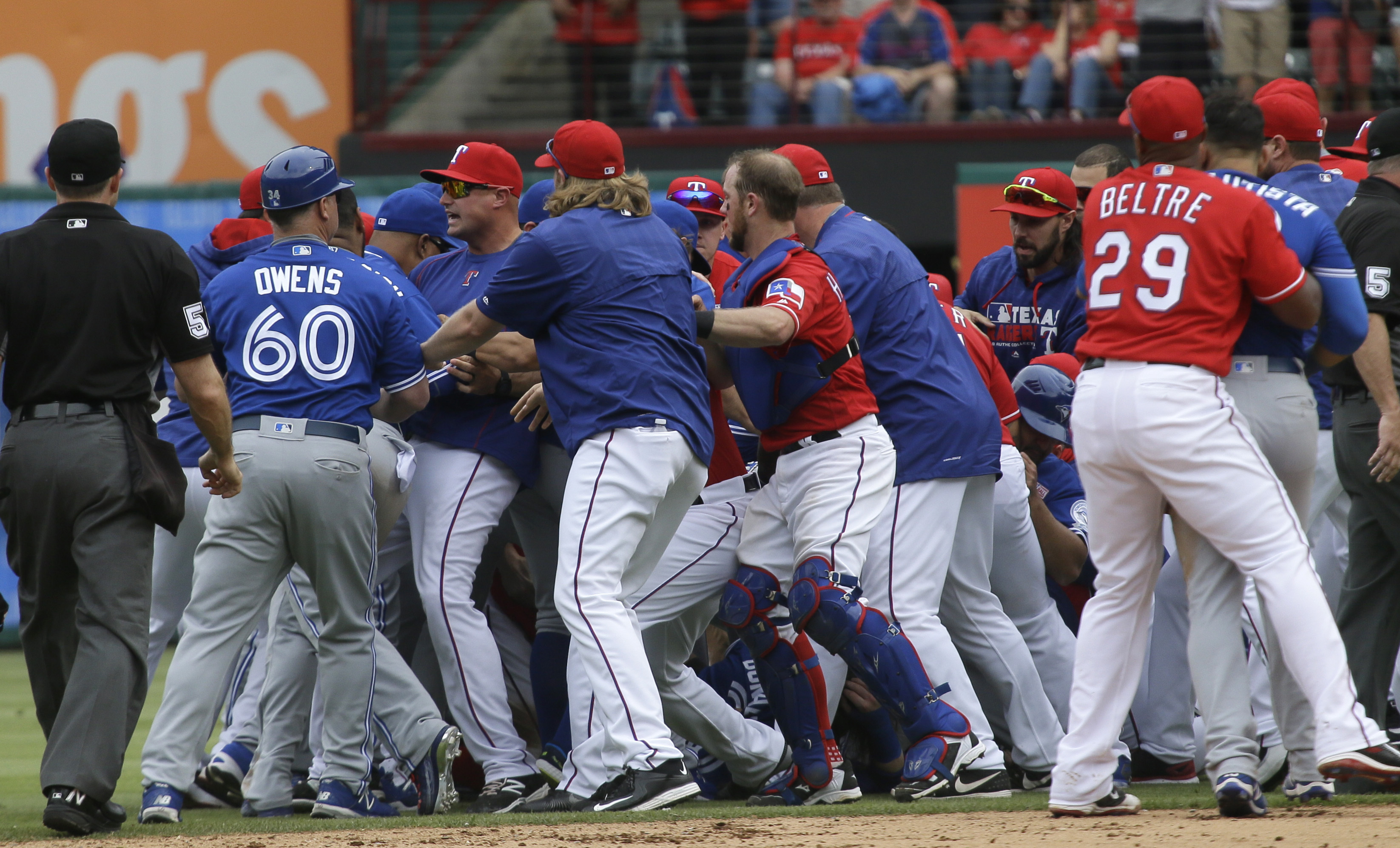 Simmering Toronto-Texas feud erupts in Rangers' 7-6 win