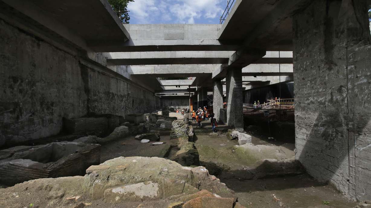 Rome metro line runs into Roman barracks and burial ground