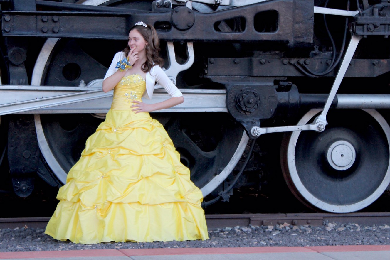 Nonprofit loans prom dresses for free