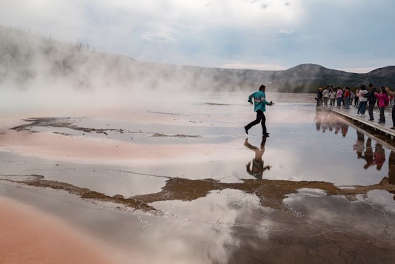 Yellowstone assessing damage to hot spring from video-makers