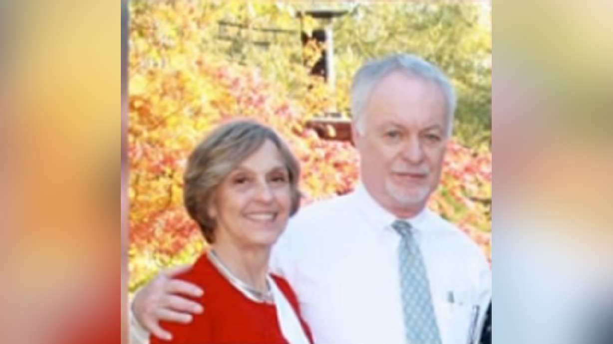 Grandmother's obituary jokes about dying over voting for Clinton, Trump