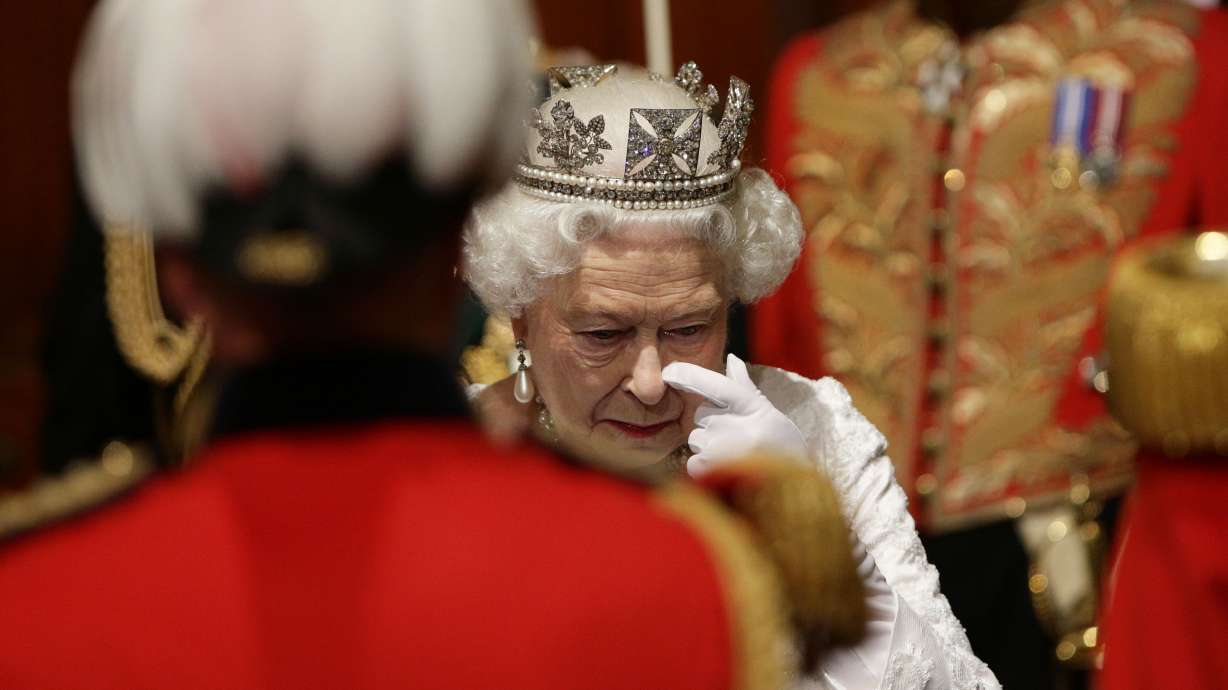 UK tabloid reprimanded for claiming queen supports 'Brexit'