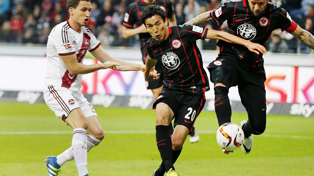 Nuremberg earns 1-1 draw in Frankfurt in Bundesliga playoff