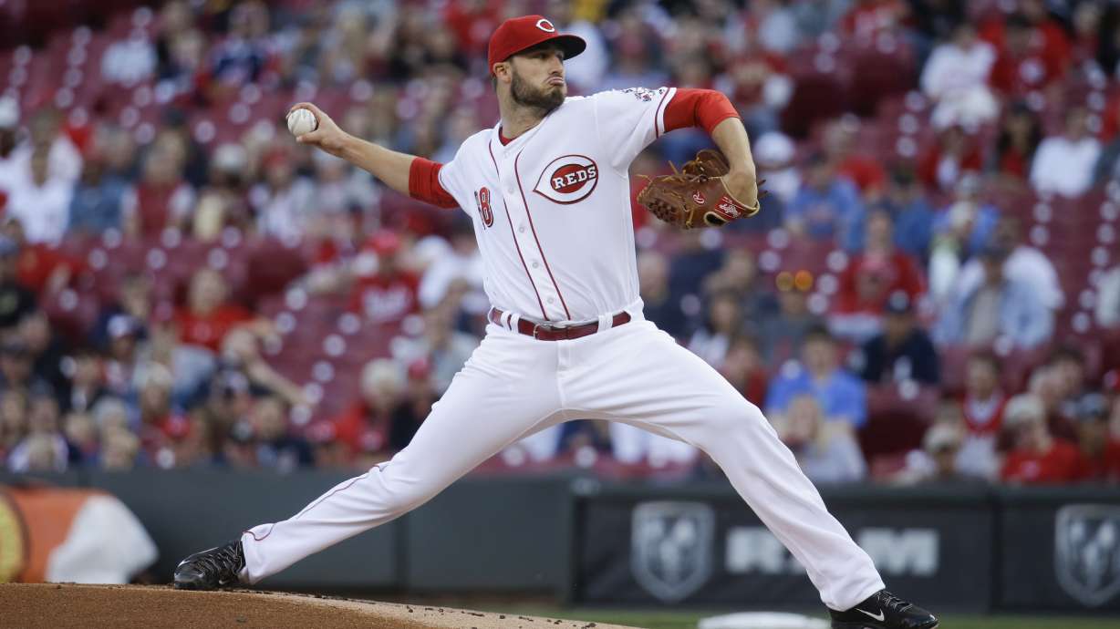 Adleman latest Reds starter hurt, leaves game after pitch