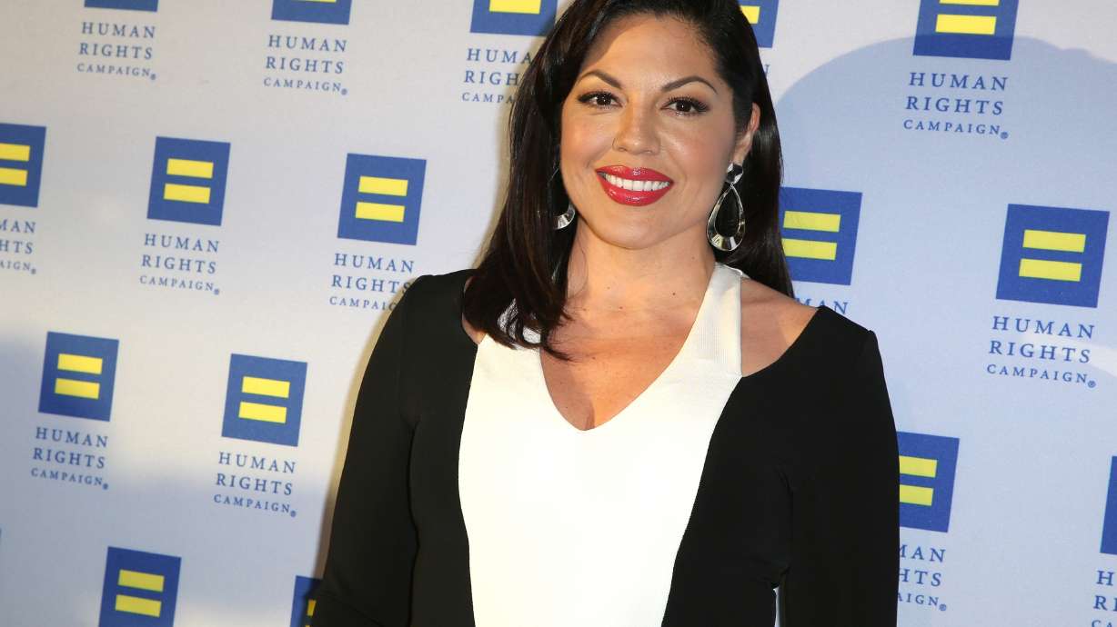 Sara Ramirez's Callie hanging up 'Grey's Anatomy' scalpel