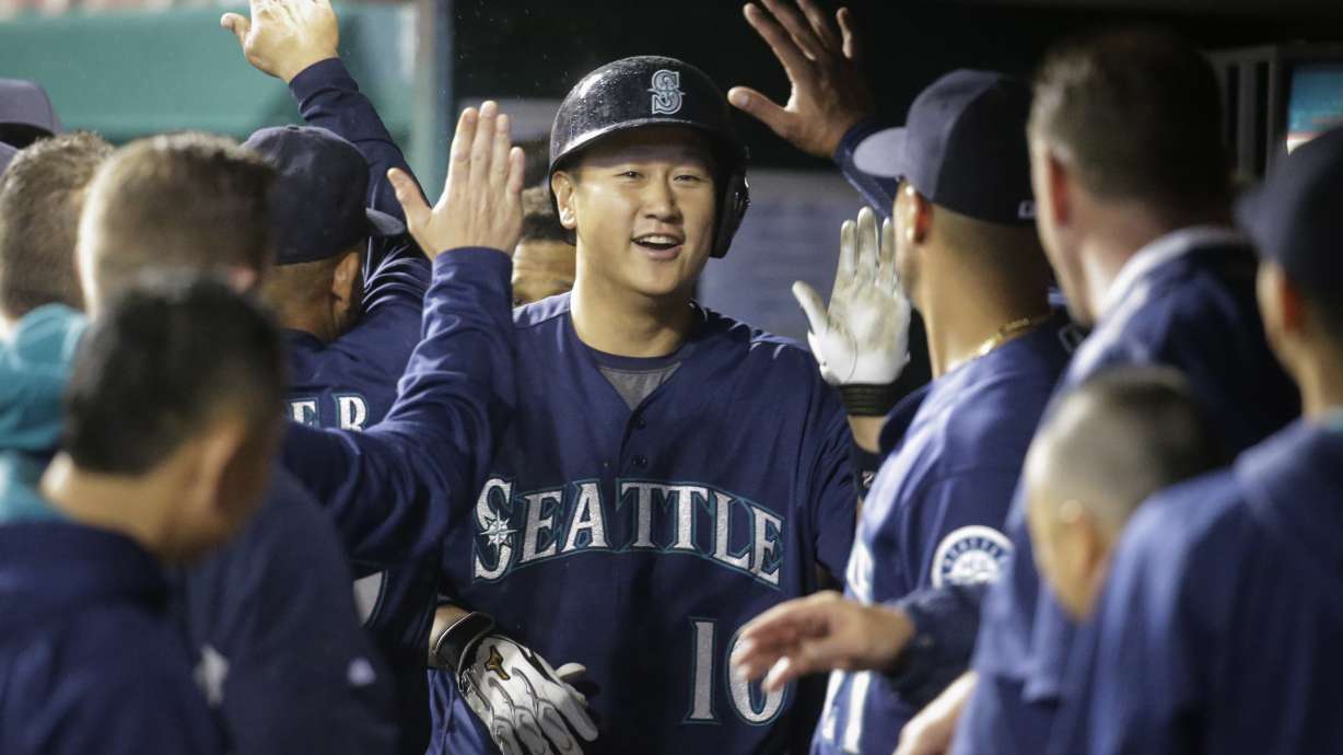 Mariners rally vs Reds' bad bullpen for 8-3 win