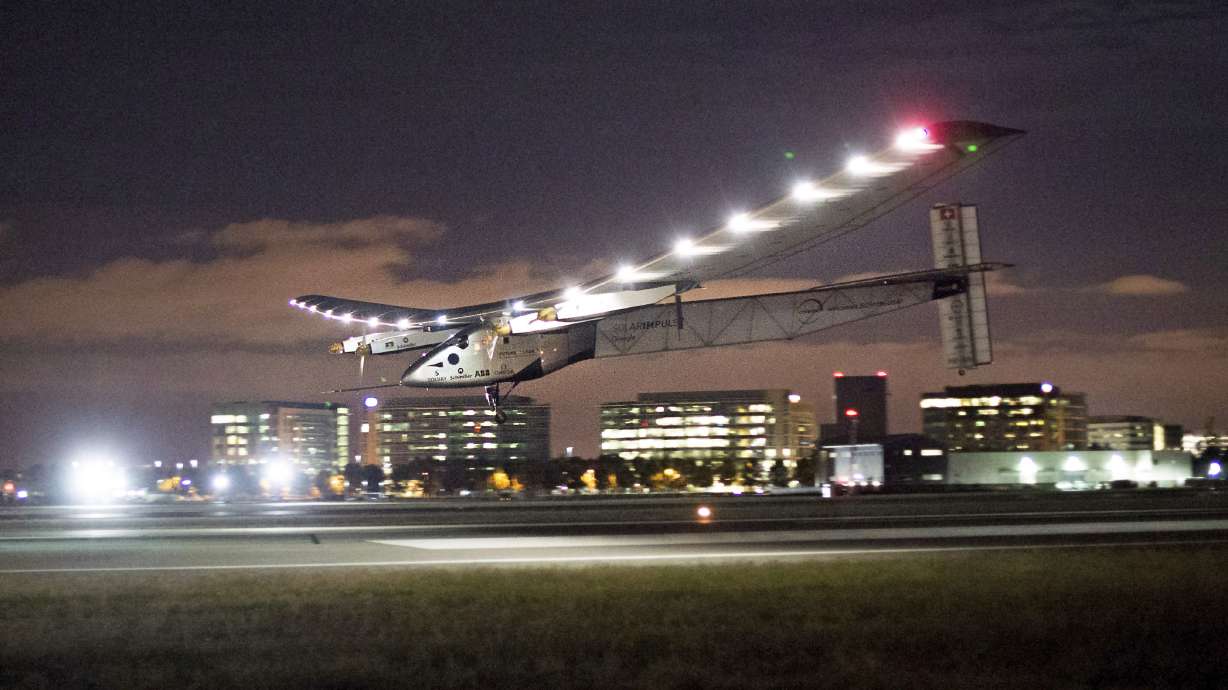 The Latest: Solar-powered plane lands in Ohio