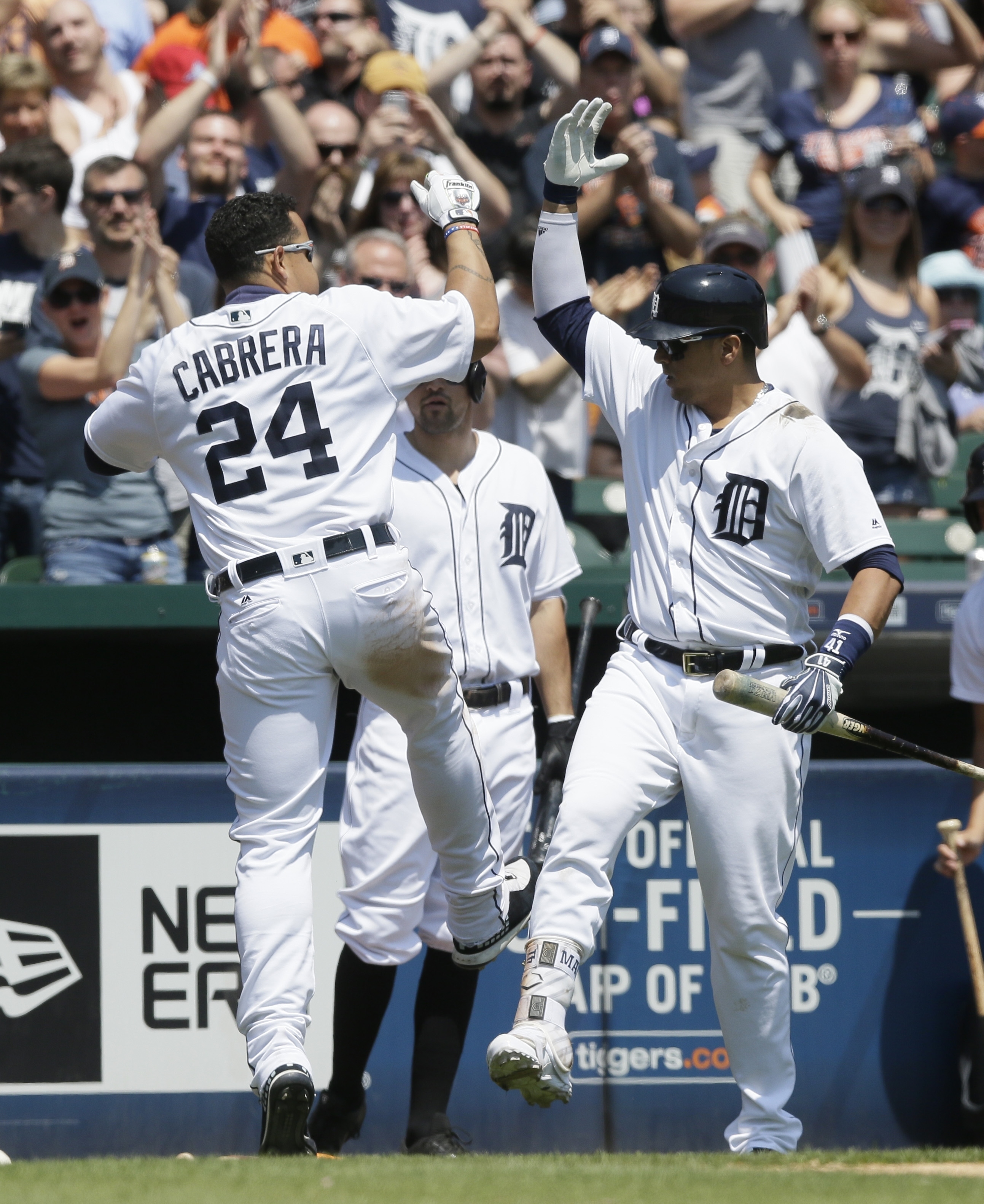 Cabrera leaves game after being hit in knee area with pitch