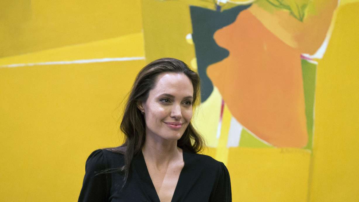 Angelina Jolie to teach at London School of Economics
