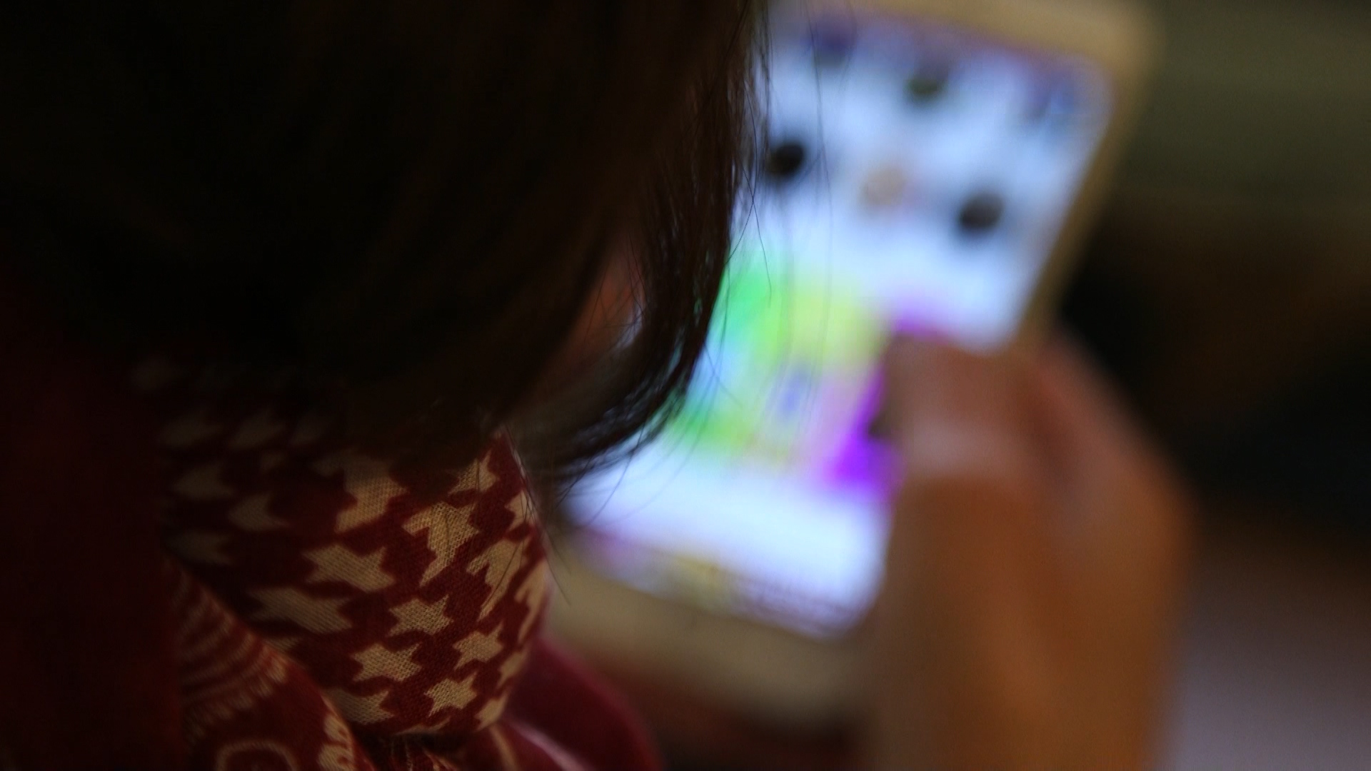 Kids are living in a world with hundreds of thousands of apps available to download. A retired FBI supervisor wants parents to understand how three popular apps work and to talk to their kids about app safety.