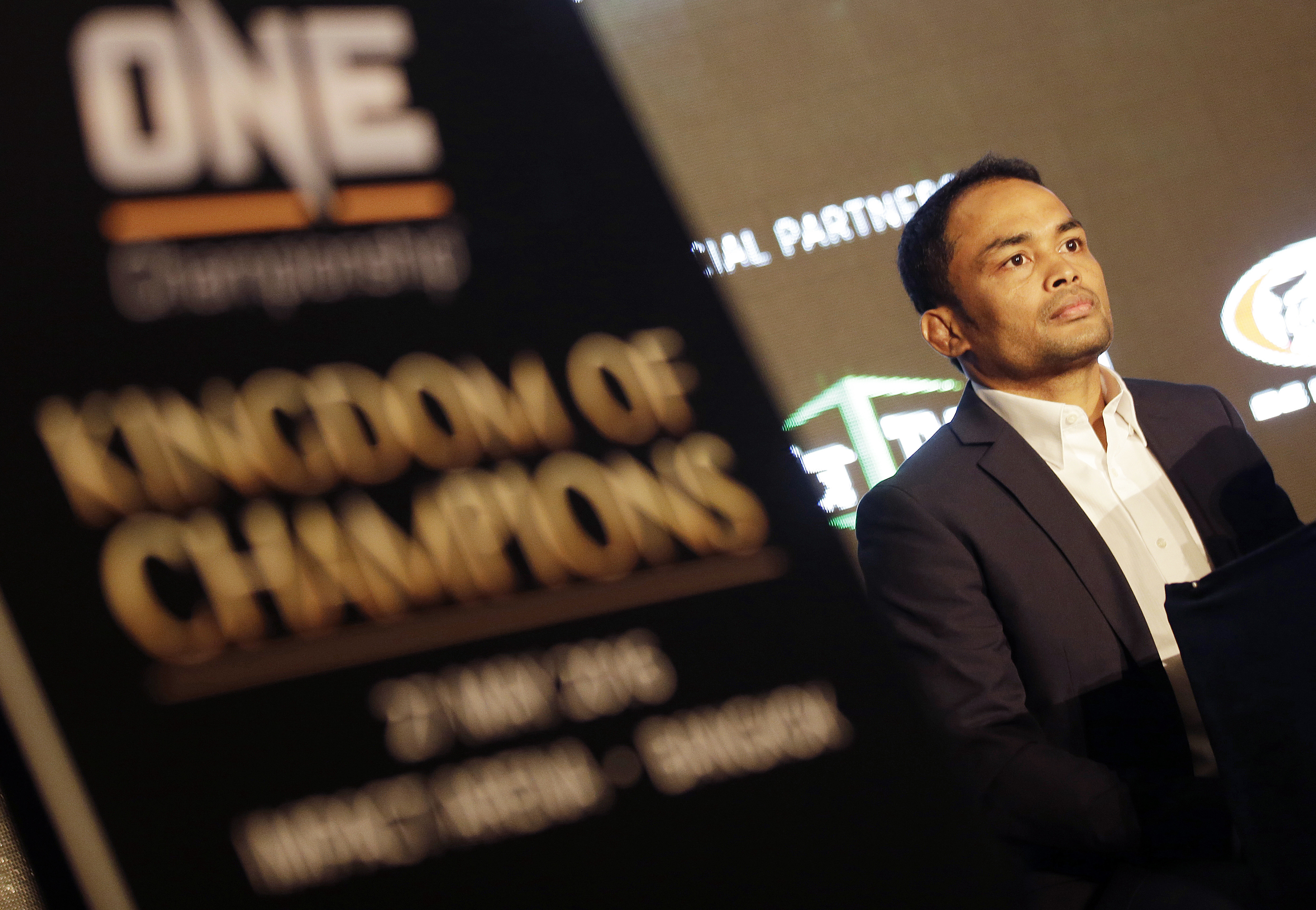 MMA comes to heartland of Thai kickboxing