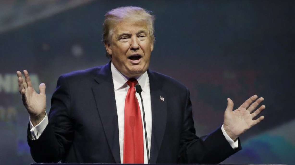 Trump nabs first lead against Clinton in poll