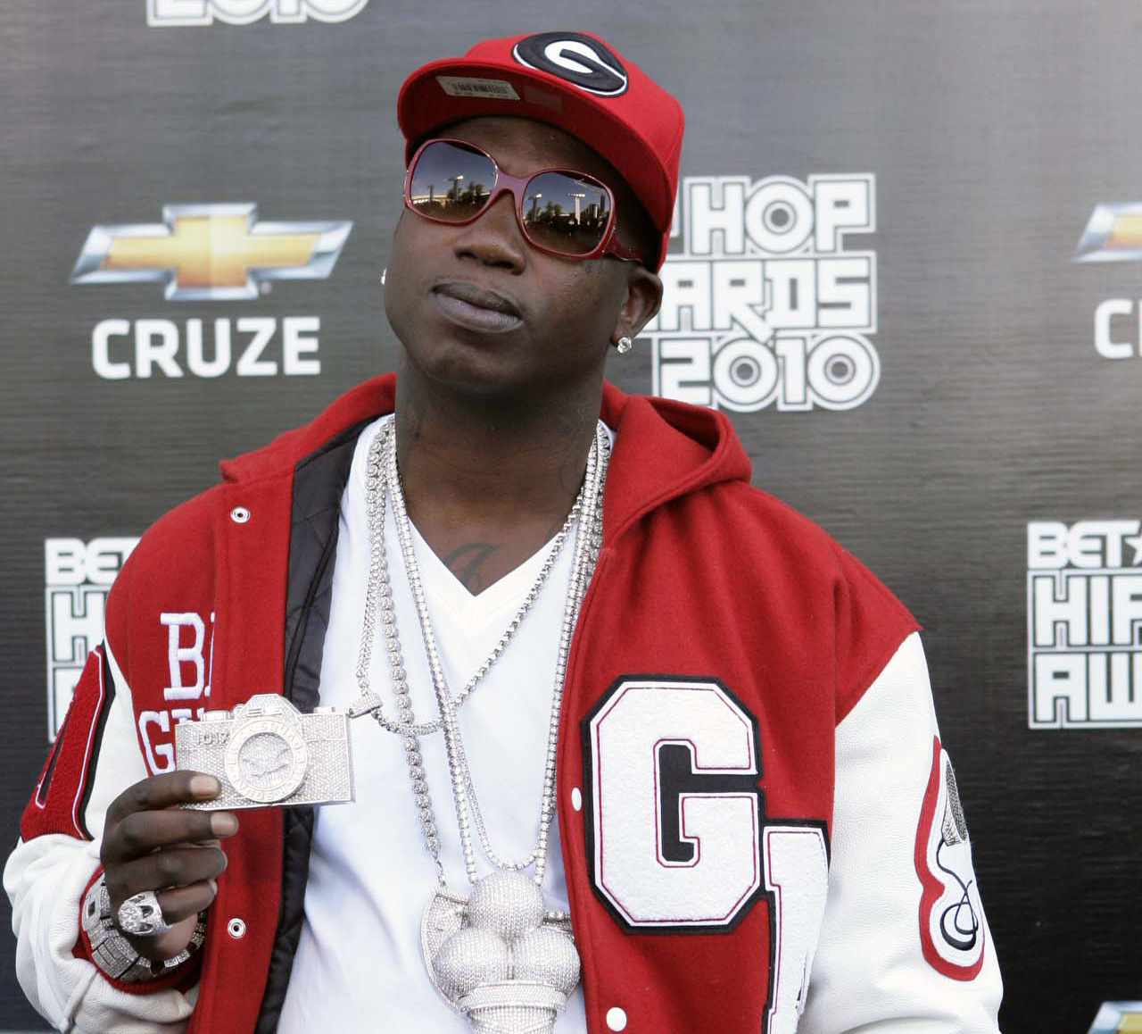 Lawyer: Rapper Gucci Mane released early from Indiana prison
