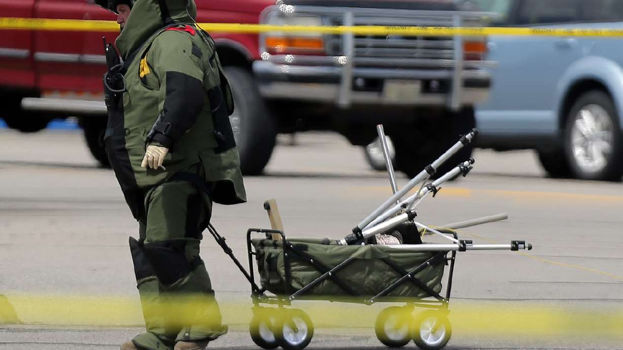 Man charged with threats of terrorism, robbery in holdup of Riverton bank