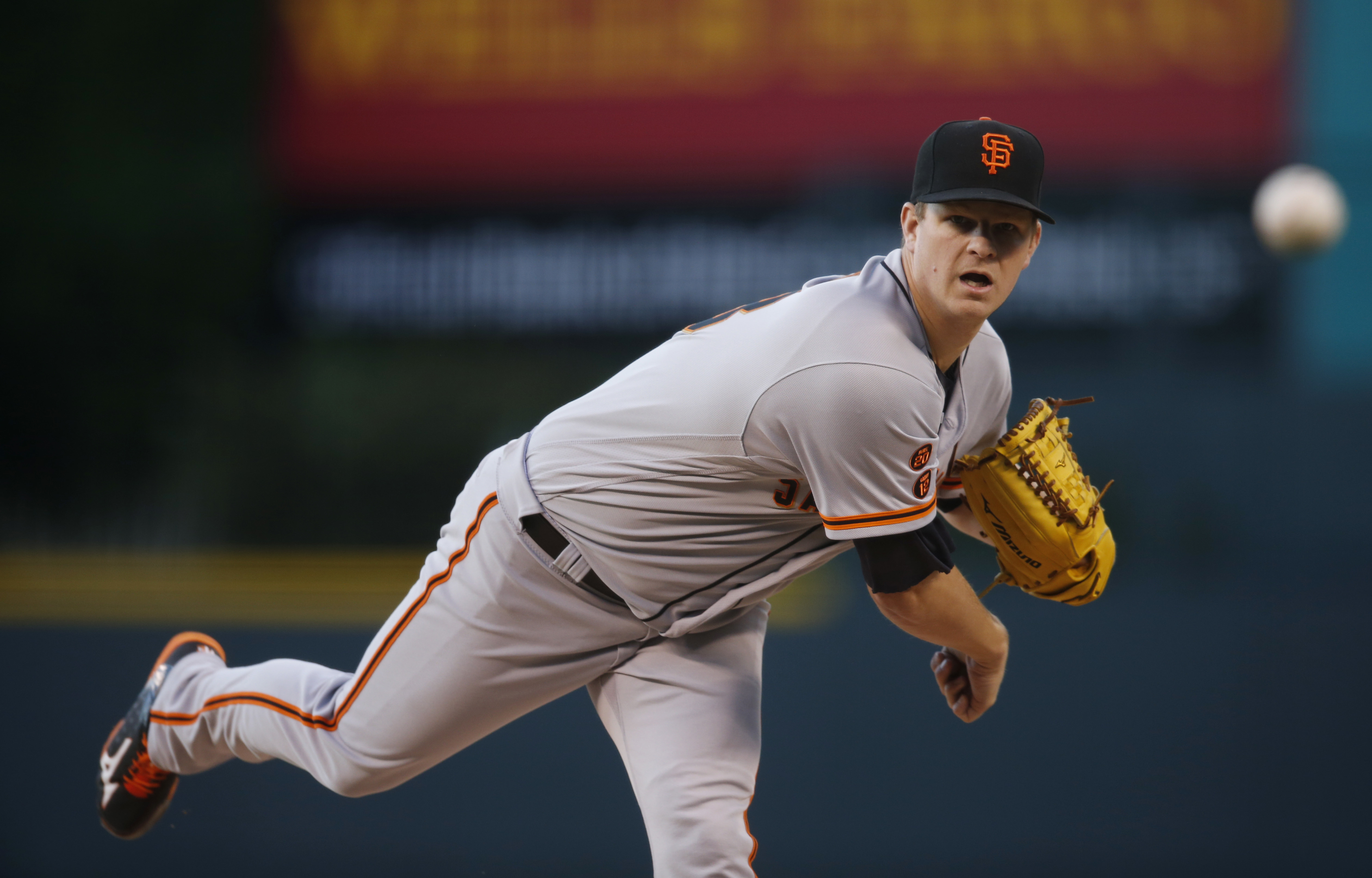 Matt Cain leaves in 2nd inning with strained right hamstring