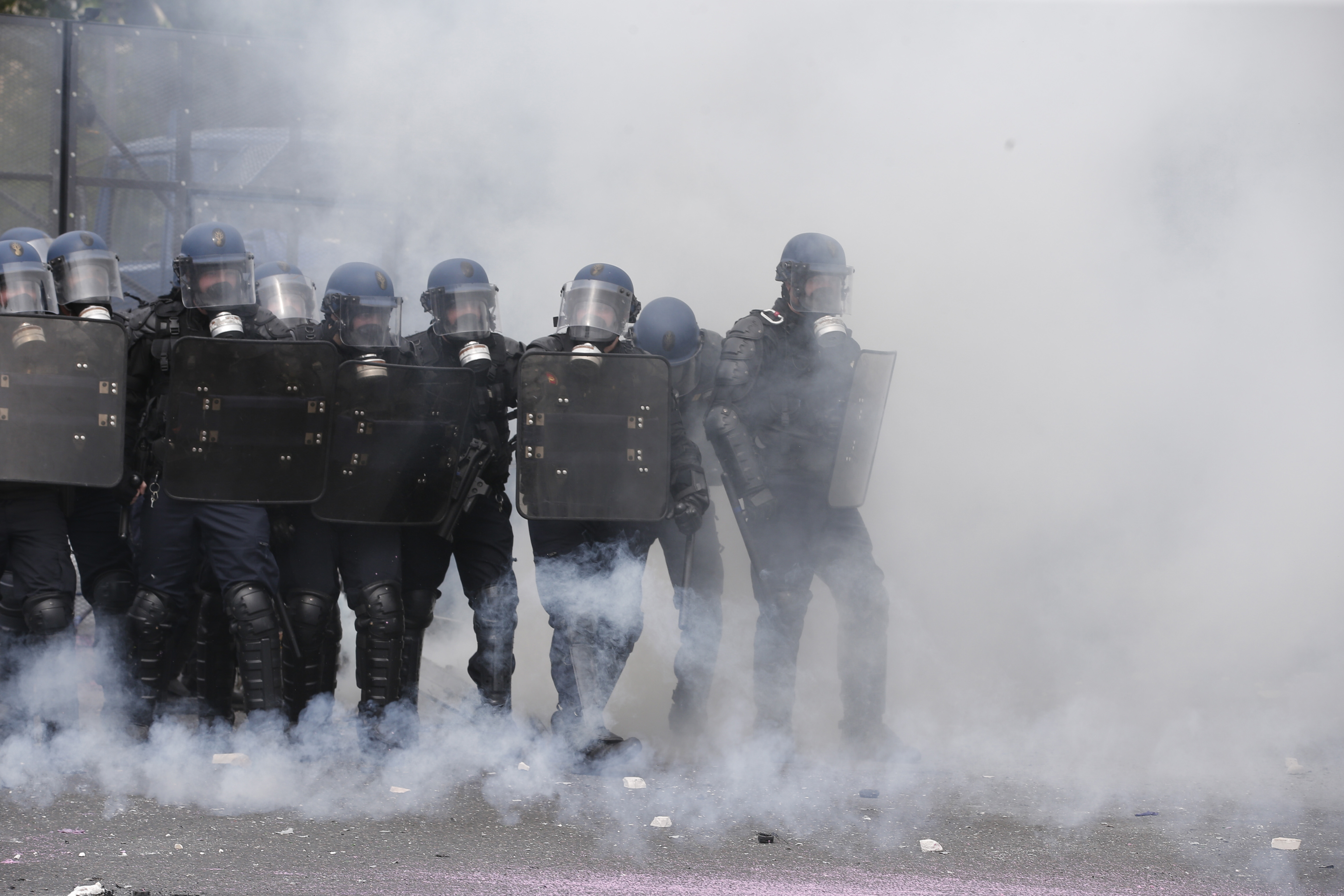 French fuel shortages improve as hints of compromise emerge