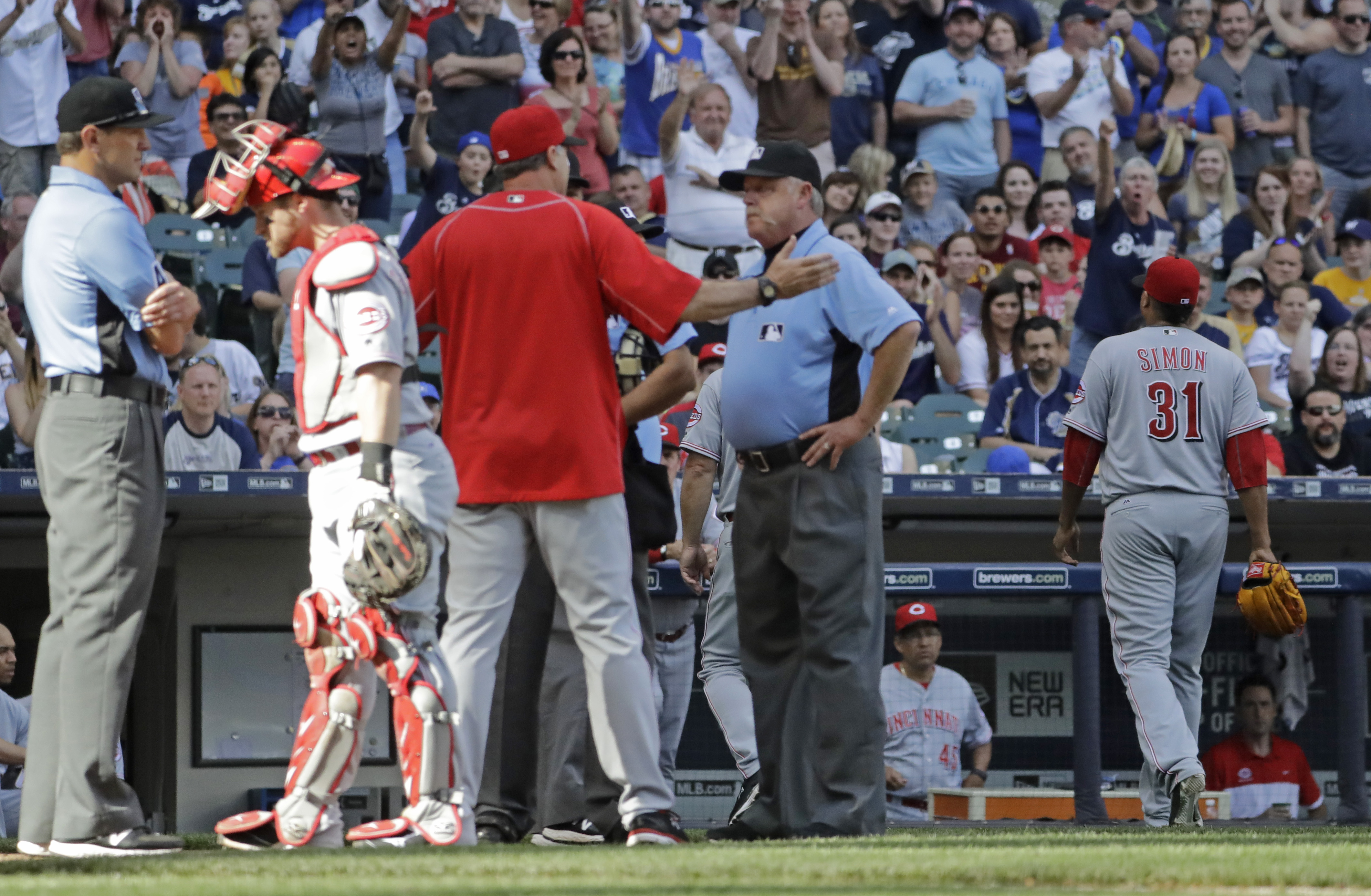 Reds pitcher Alfredo Simon ejected in 5th of Brewers game