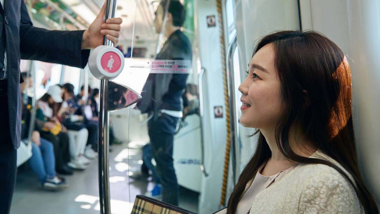 South Korea uses technology to help pregnant women get seats