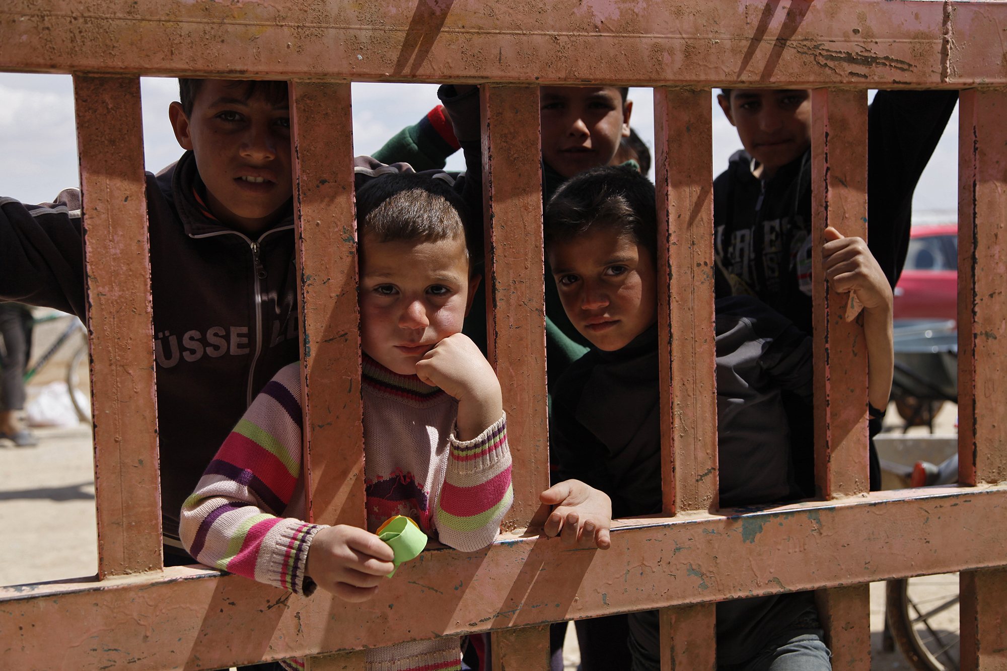 Syria refugees kept behind fences amid Jordan security fears